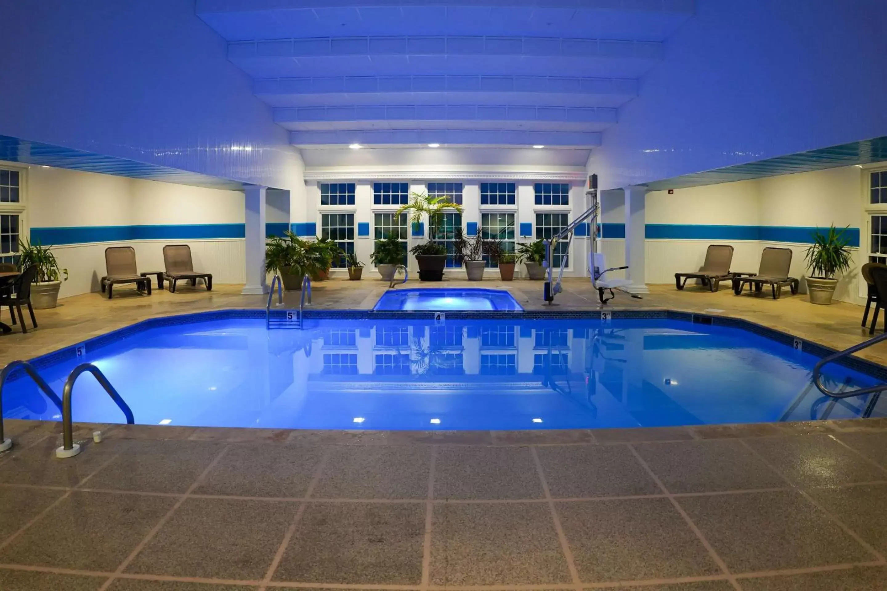 On site, Swimming Pool in Comfort Suites Chincoteague Island Bayfront Resort