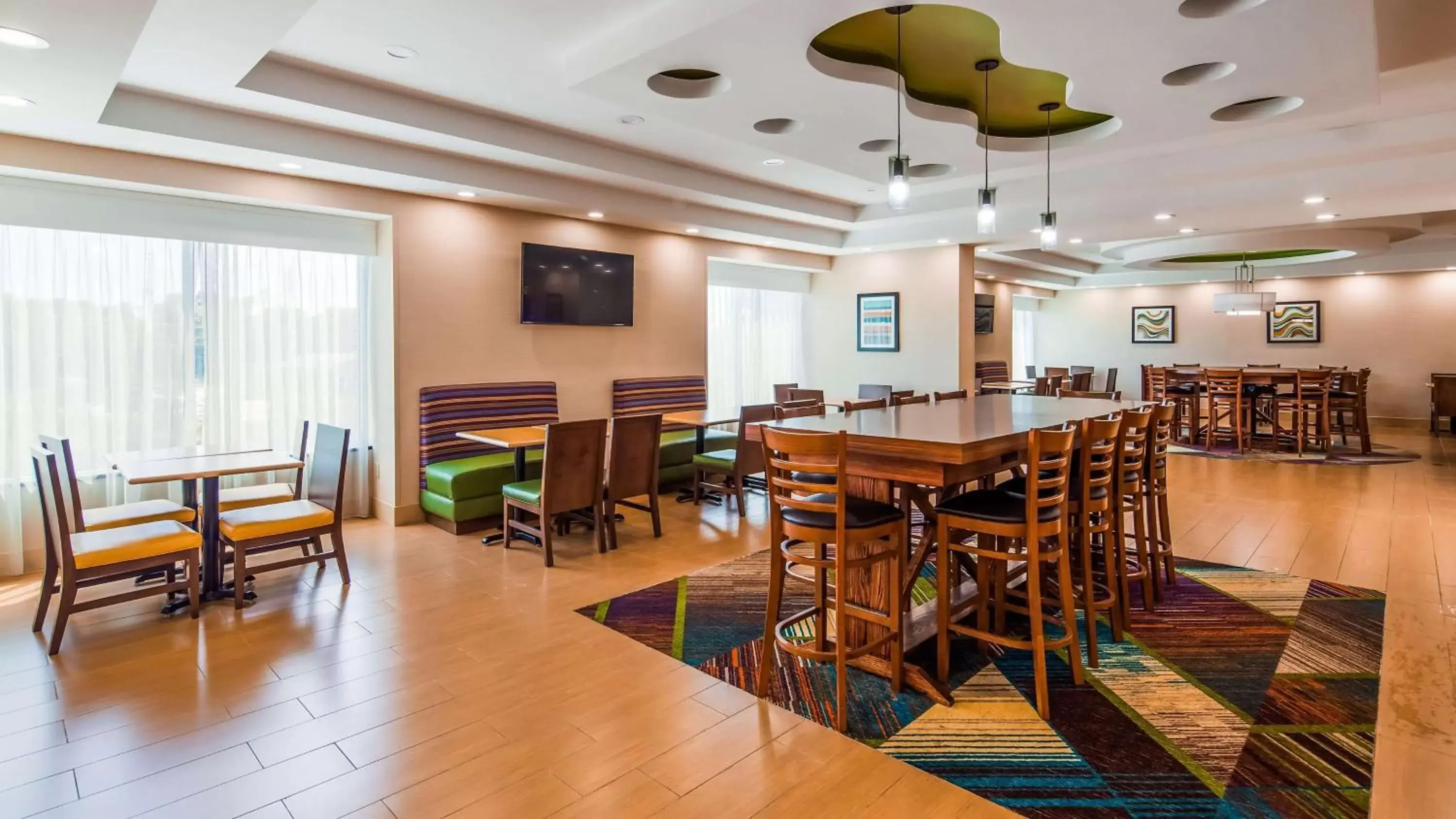 Restaurant/Places to Eat in Best Western Plus North Shore Hotel