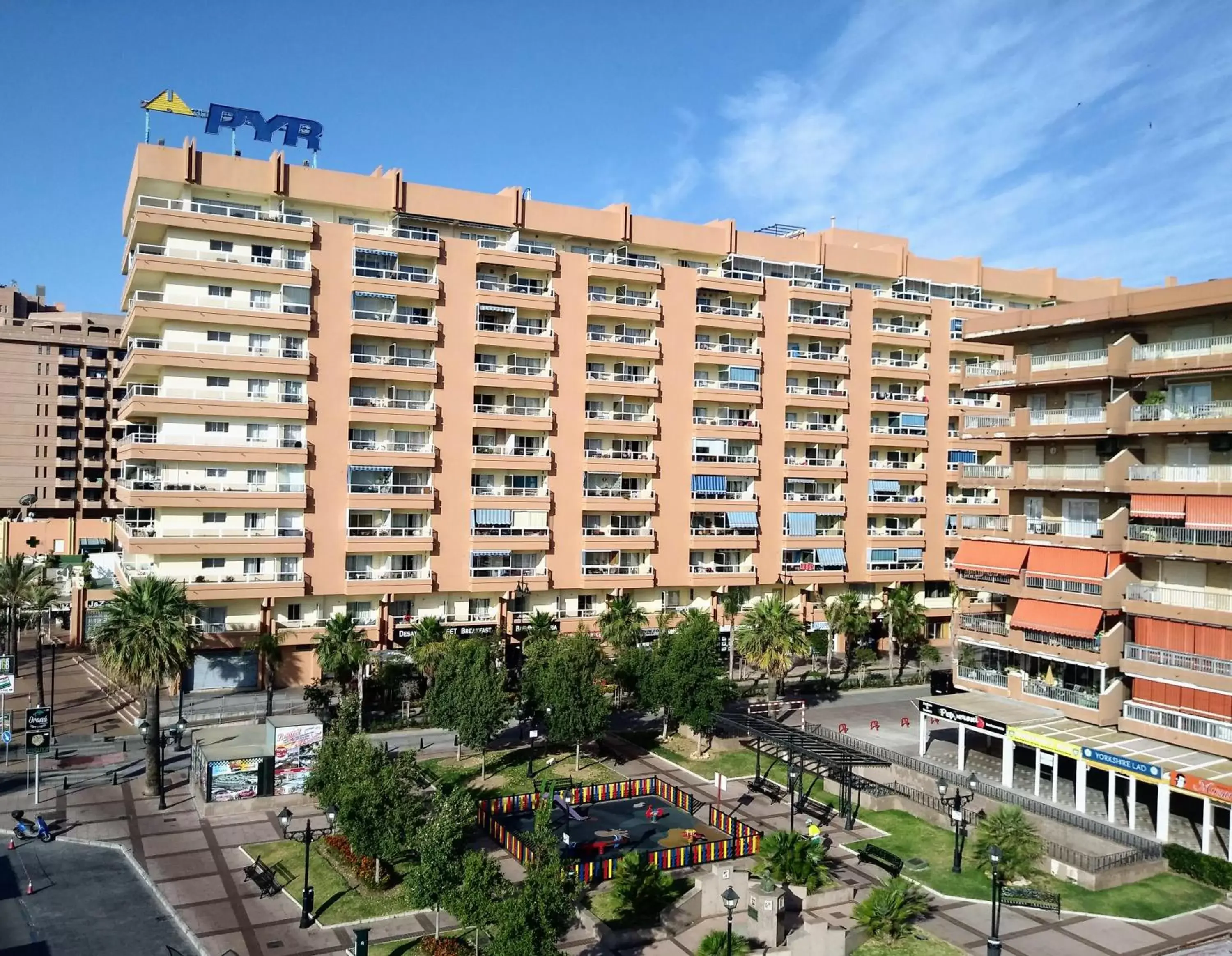 Property Building in Hotel Apartamentos Pyr Fuengirola