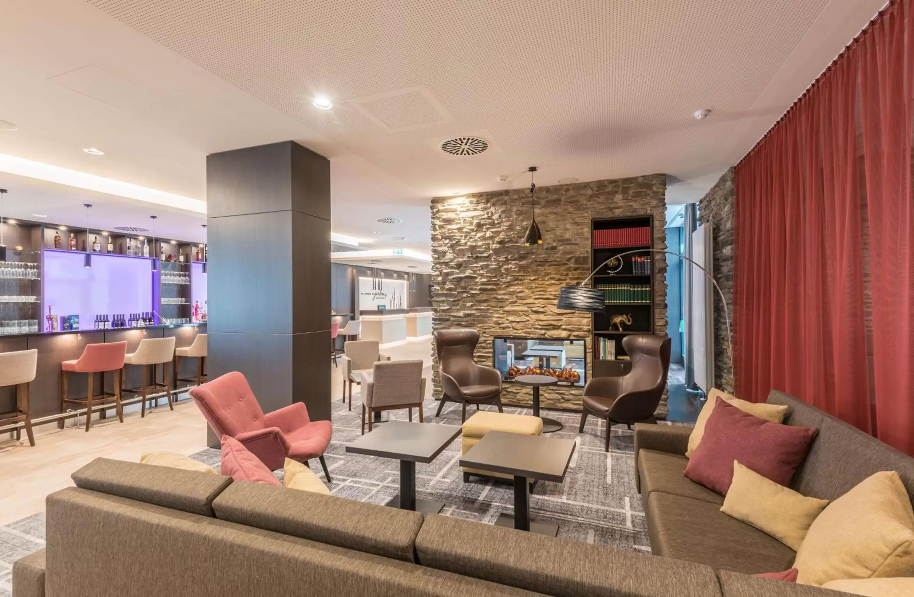Lobby or reception, Lounge/Bar in Hilton Garden Inn Munich City West