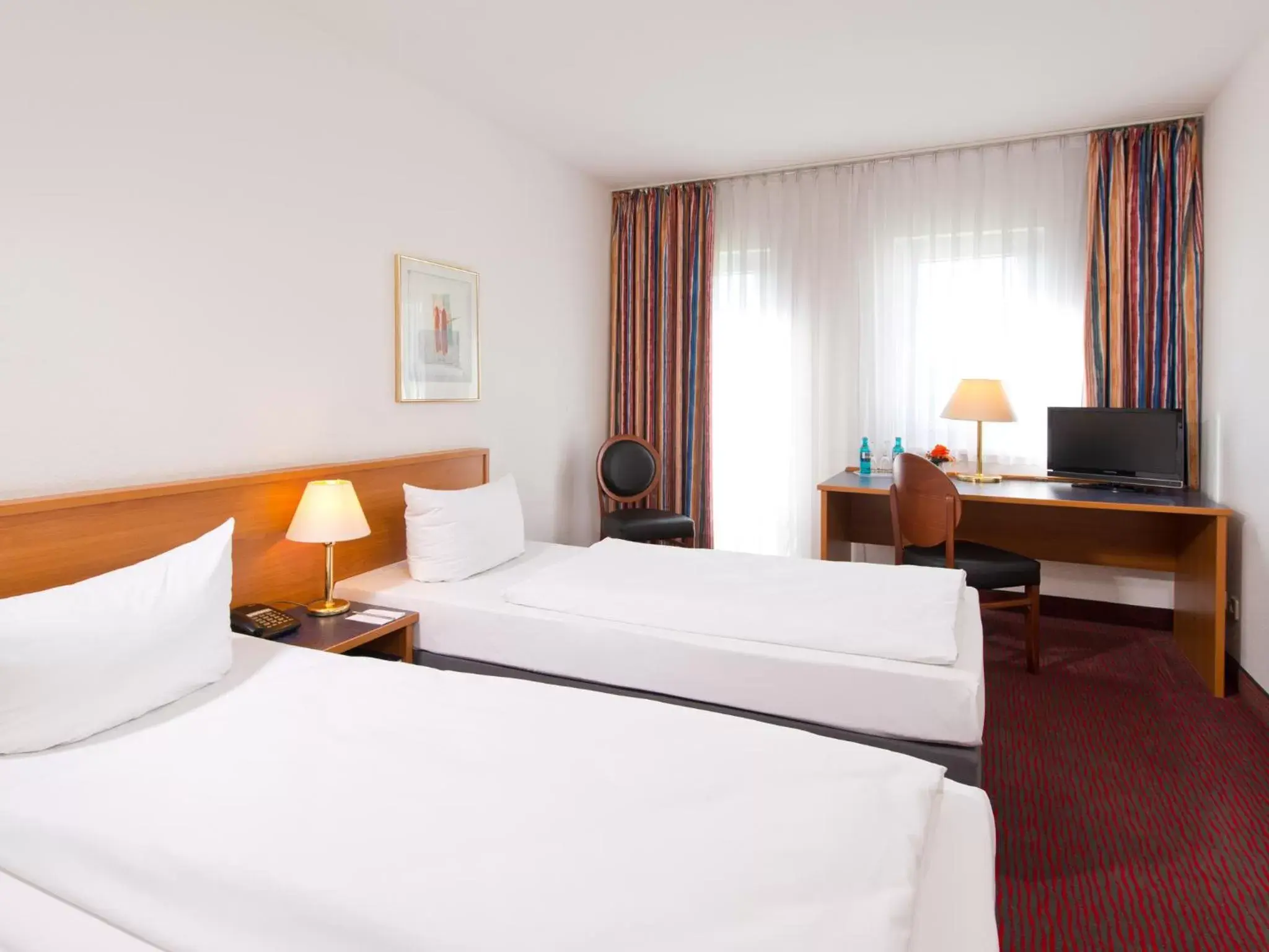 Photo of the whole room, Room Photo in ACHAT Hotel Darmstadt Griesheim