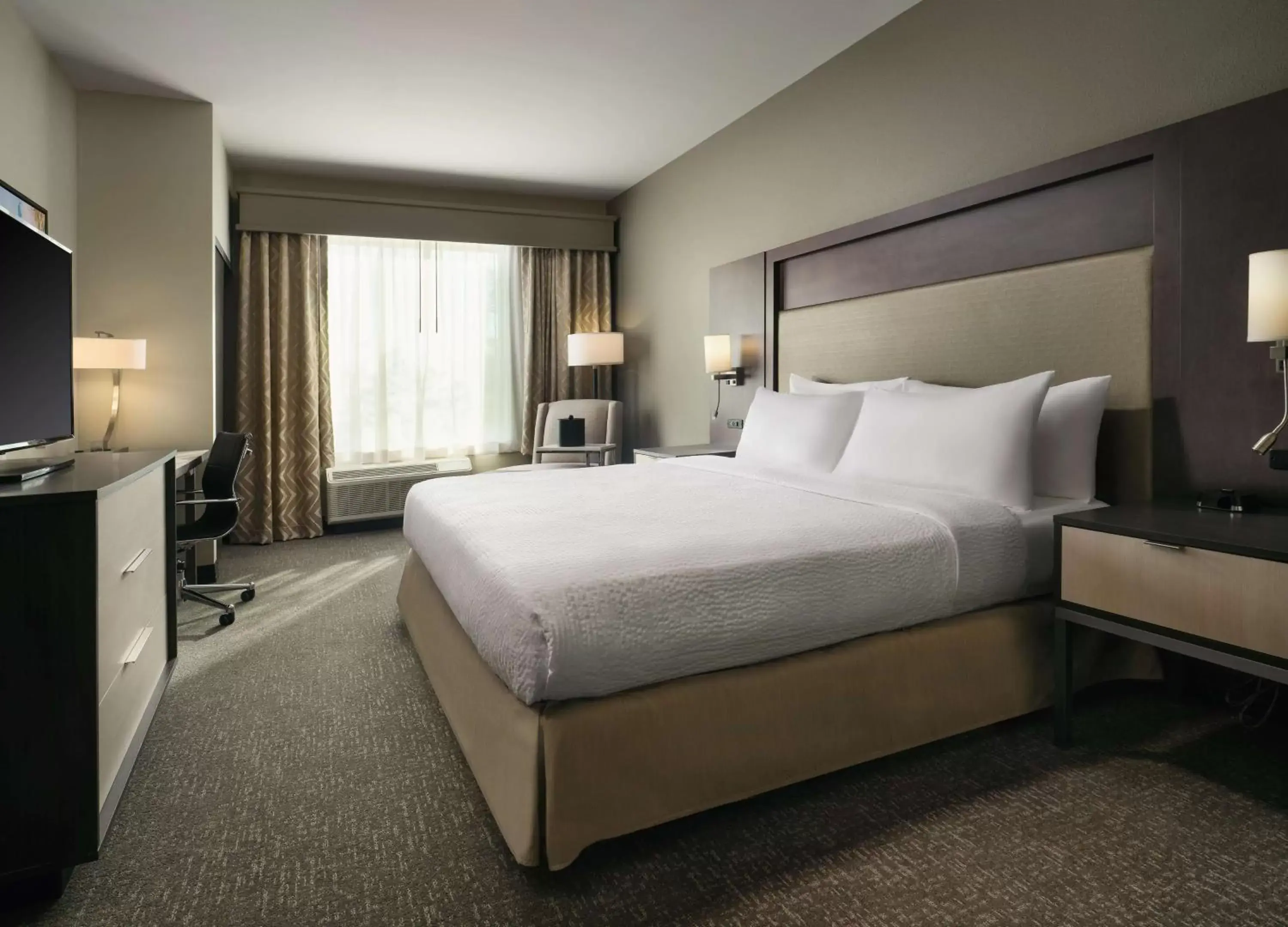 Bedroom, Bed in Best Western Plus Executive Residency Jackson Northeast