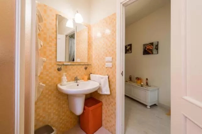 Bathroom in Beb Petali Rosa