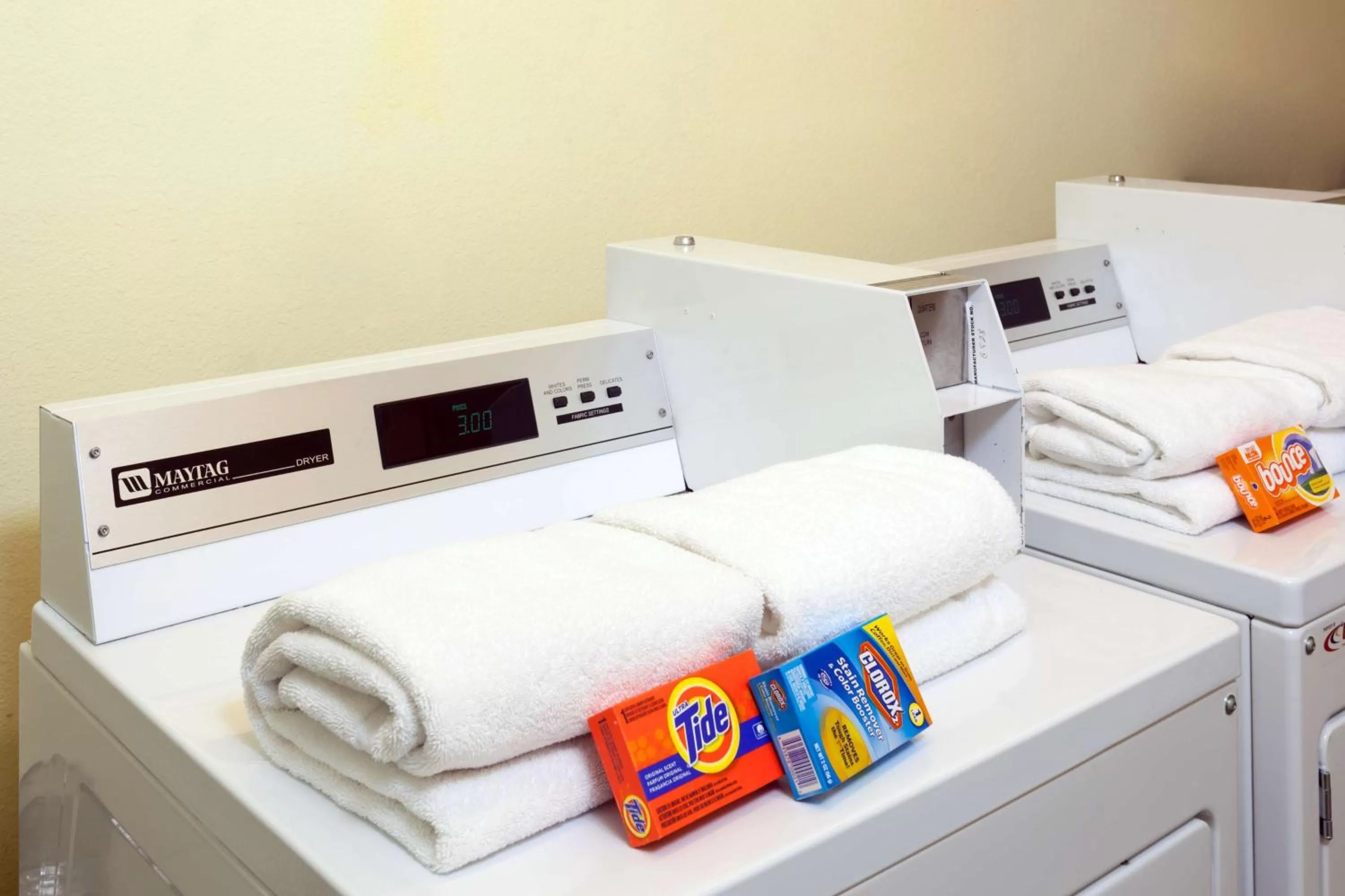 On site, Bed in Ramada Plaza by Wyndham West Hollywood Hotel & Suites