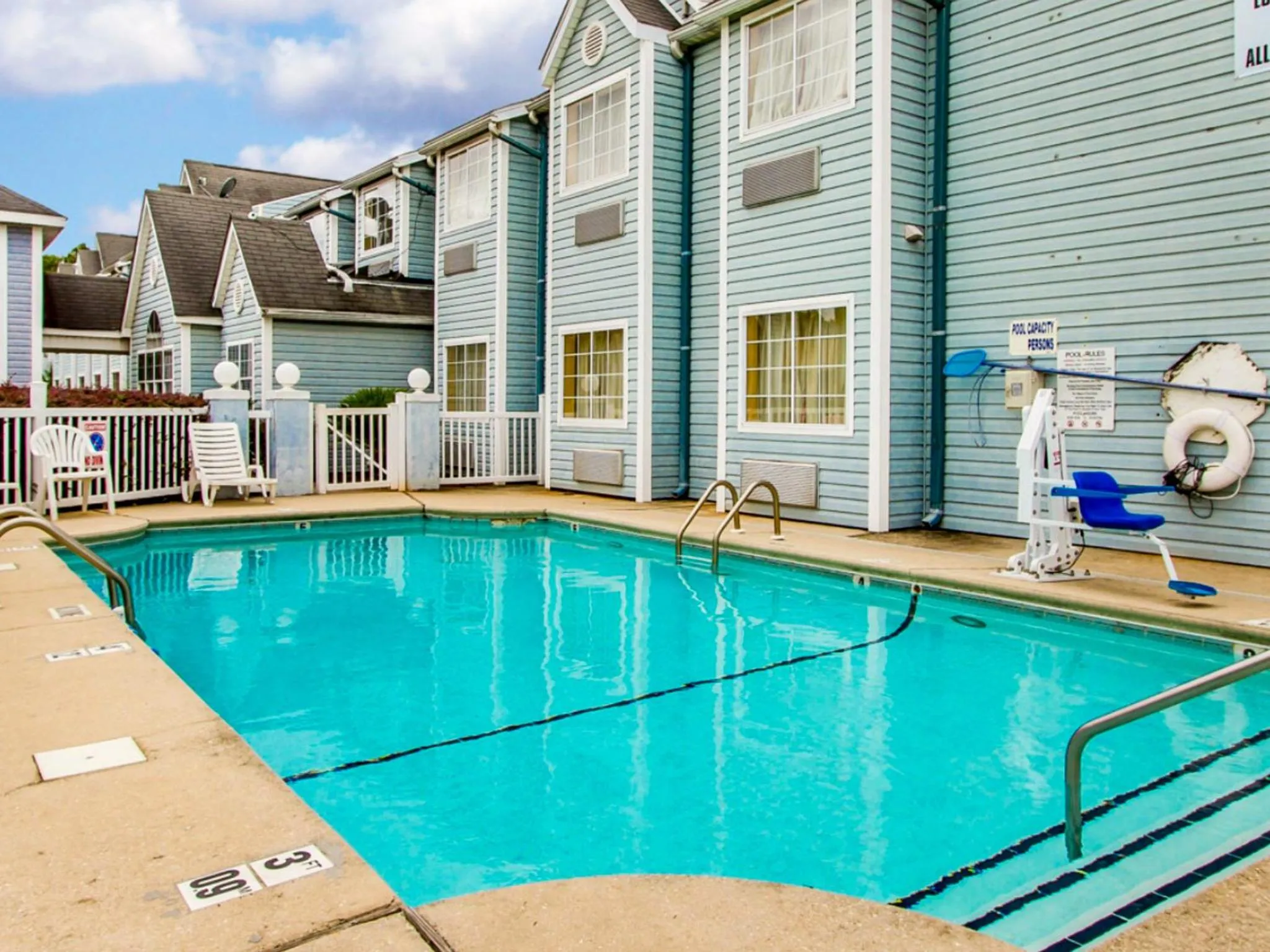 Swimming pool in Motel 6-Mobile, AL