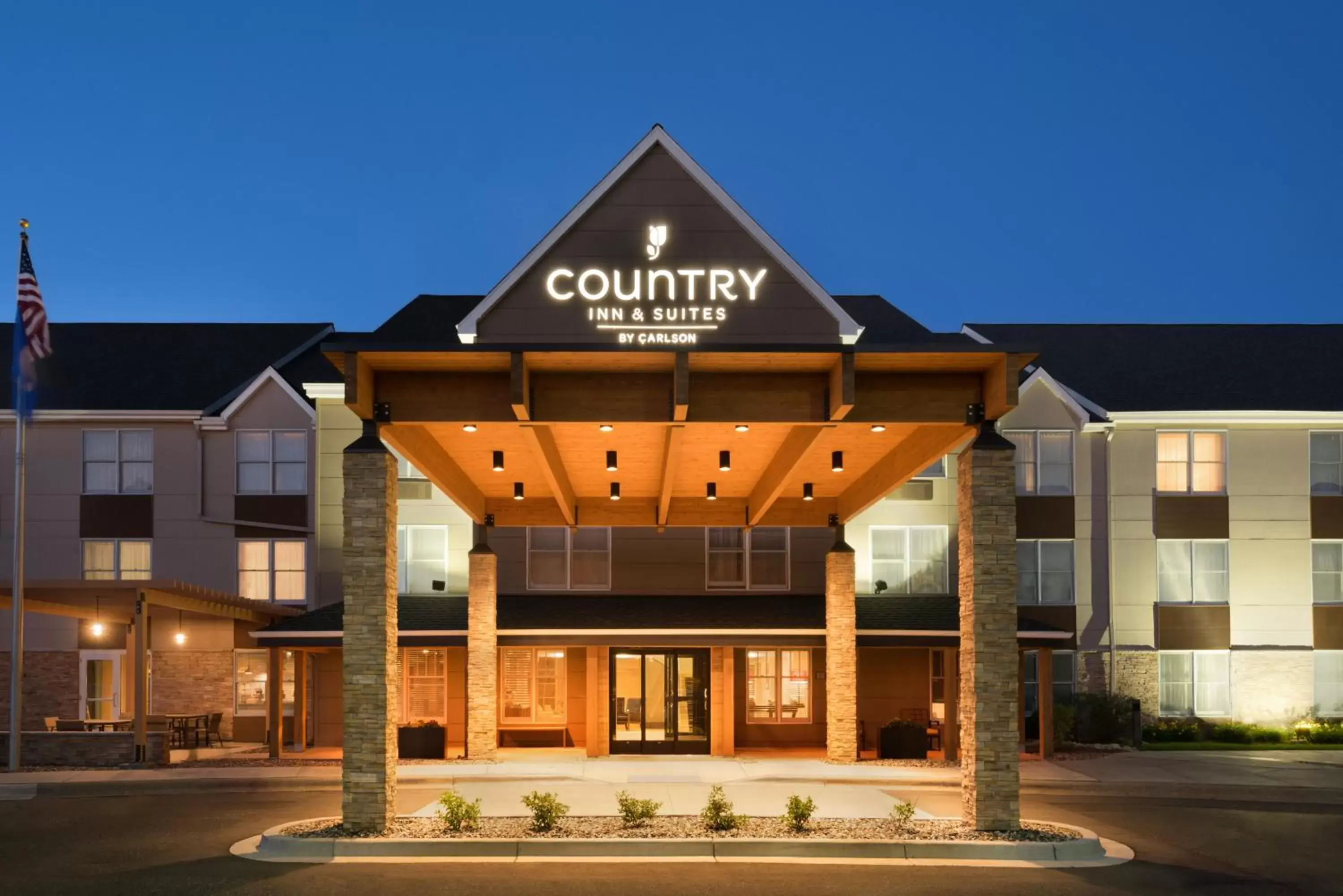 Facade/entrance, Property Building in Country Inn & Suites by Radisson, Minneapolis West, MN