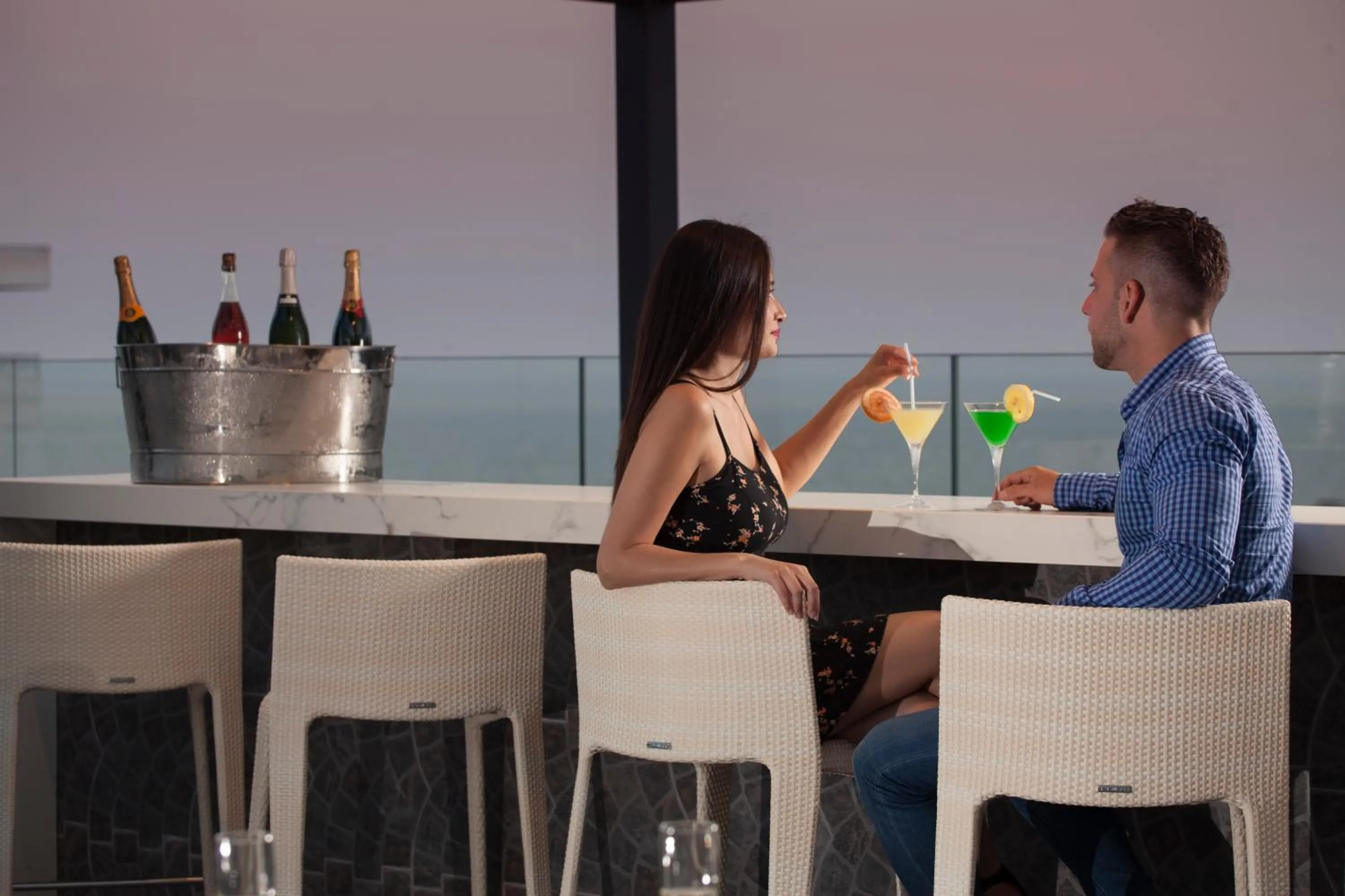 Lounge or bar in Fénix Torremolinos - Adults Only Recommended