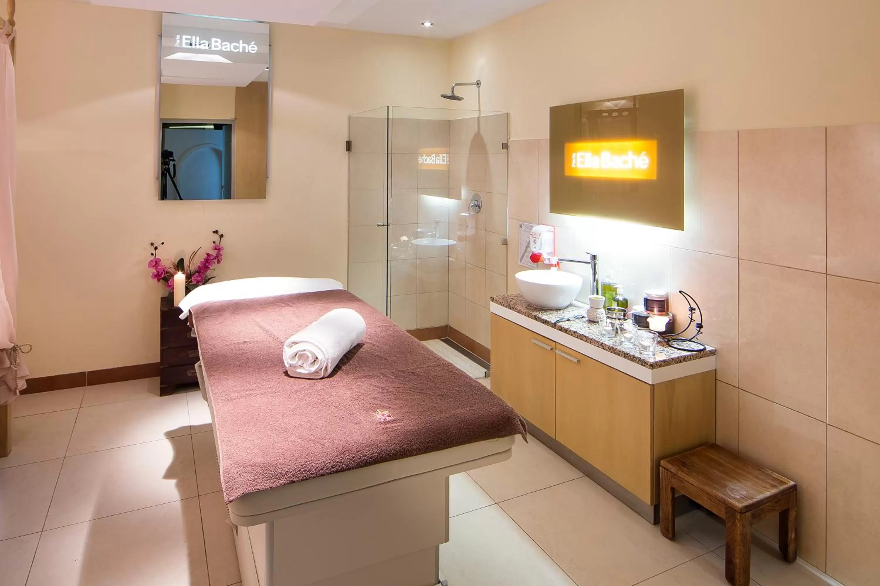 Spa and wellness centre/facilities, Bed in Hotel Król Kazimierz