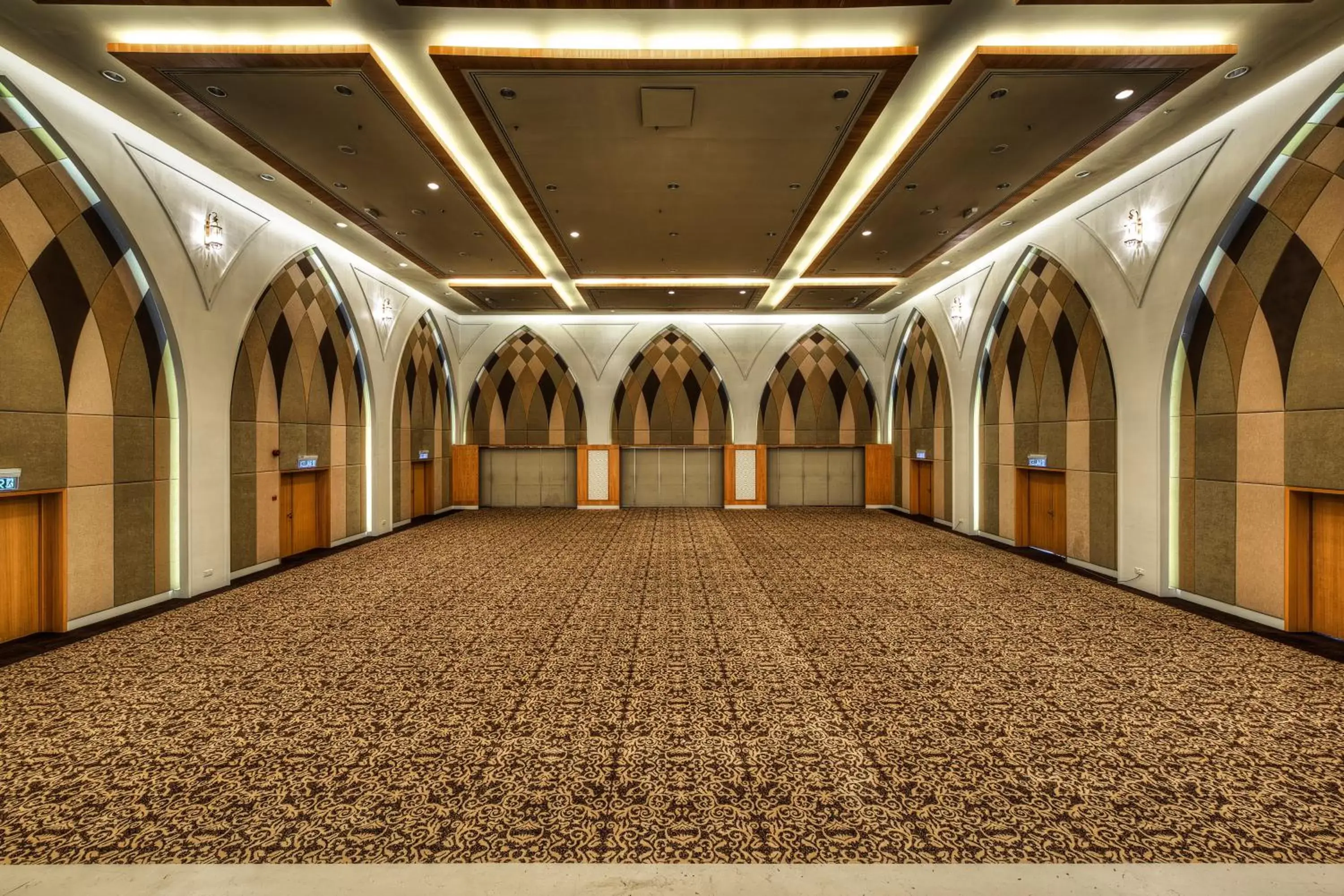 Business facilities in Raia Hotel Kota Kinabalu