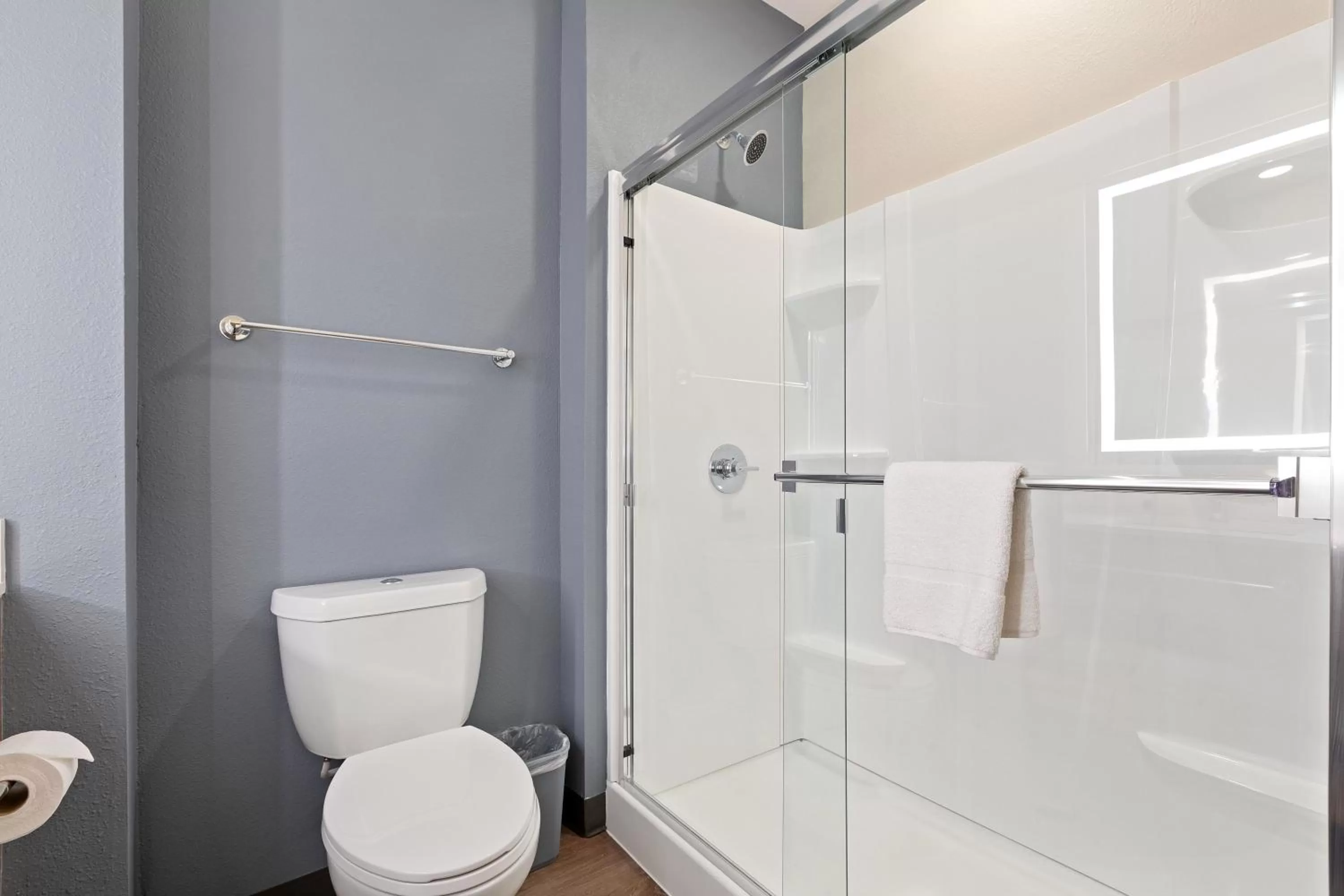 Shower in Extended Stay America Premier Suites - Tampa - Gibsonton - Riverview