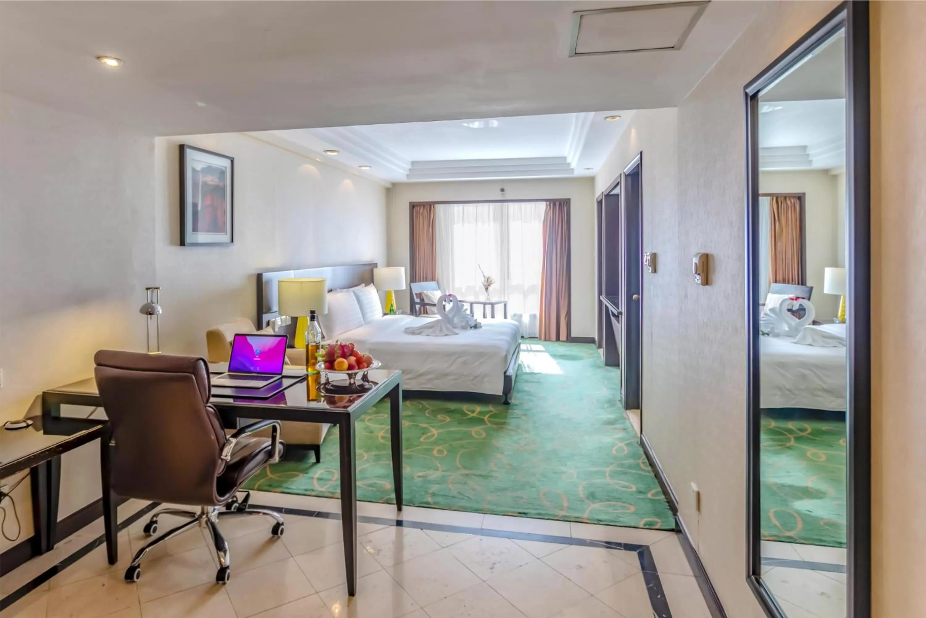 Bed in Guo Ji Yi Yuan Hotel