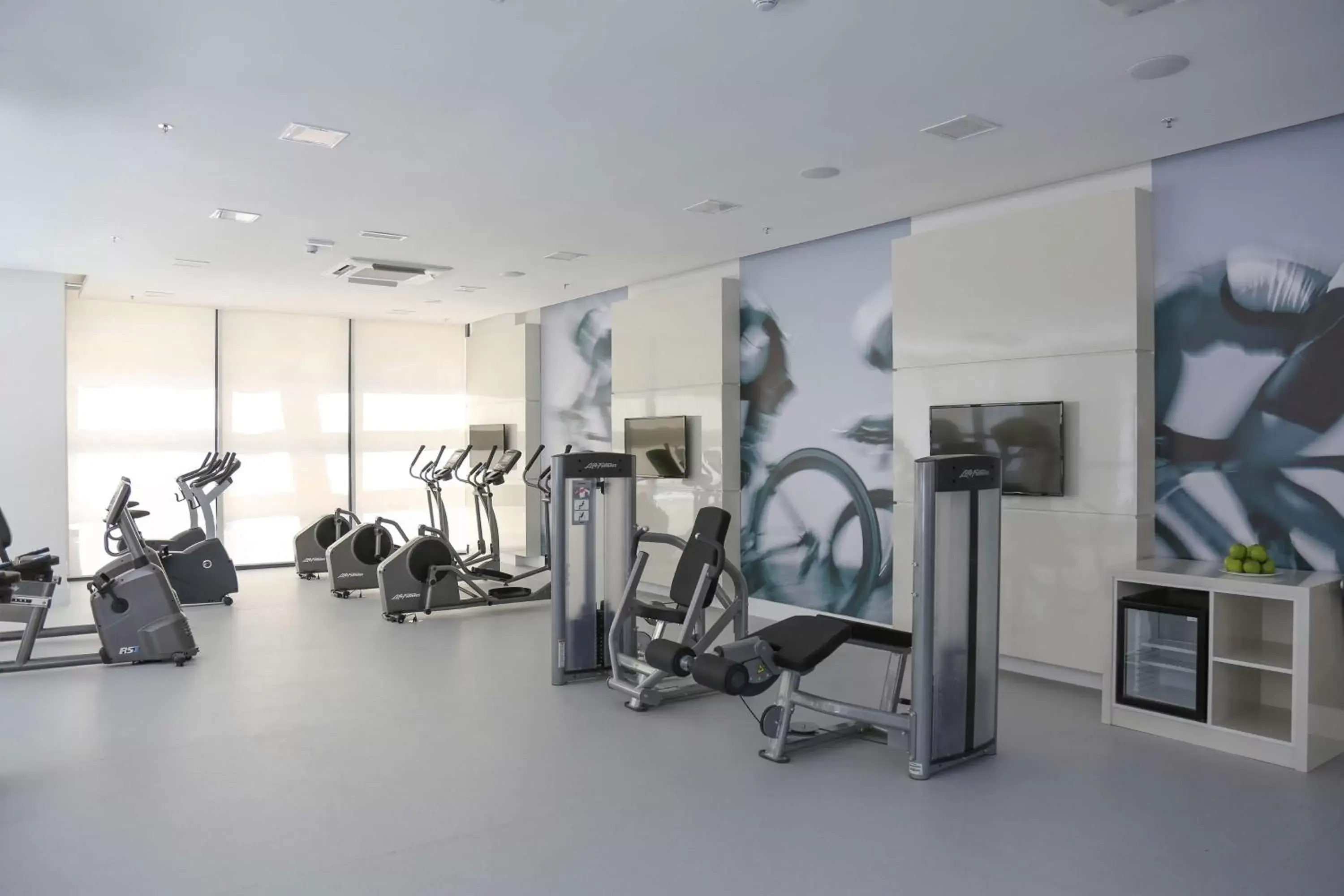 Activities, Fitness Center/Facilities in NH Curitiba The Five