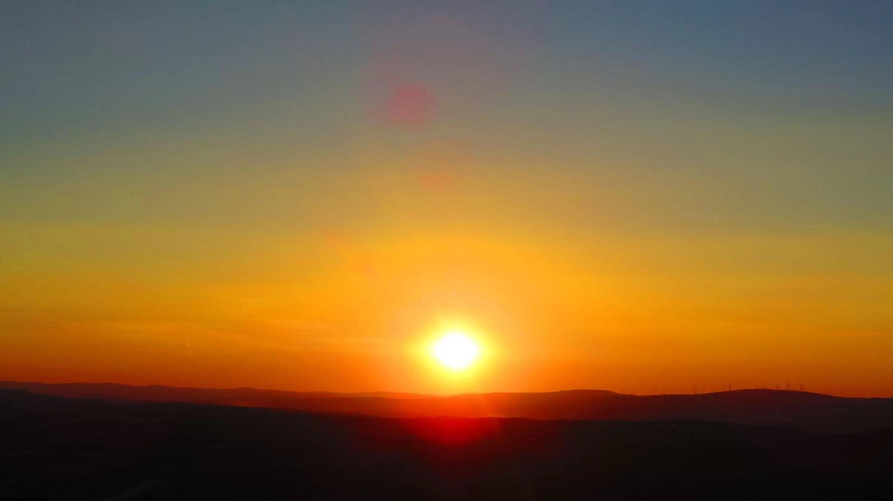 Sunrise/Sunset in Le Gîte Ambrelane
