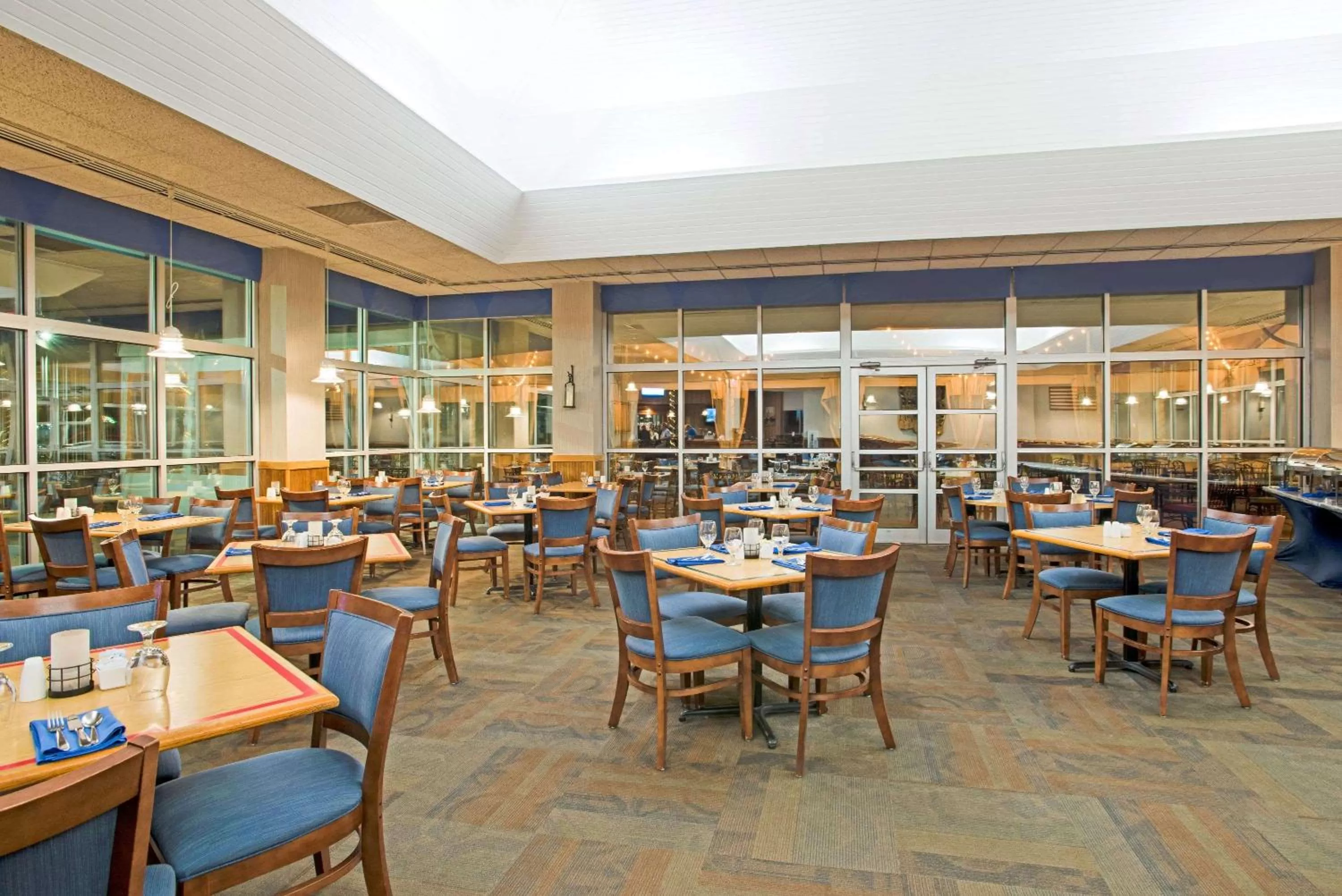 Restaurant/places to eat in 41 Lakefront Hotel, Trademark Collection by Wyndham