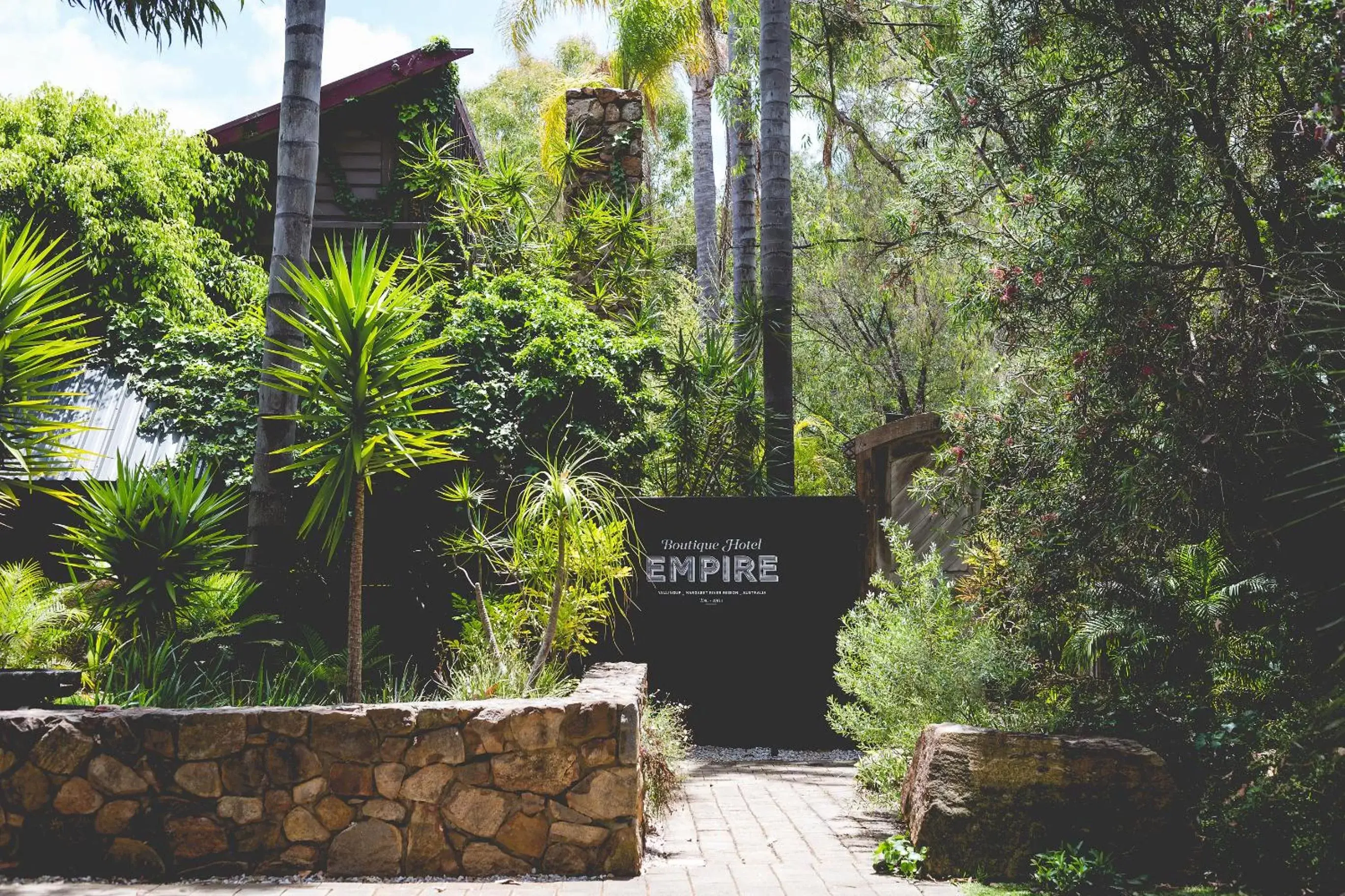 Facade/entrance in Empire Spa Retreat