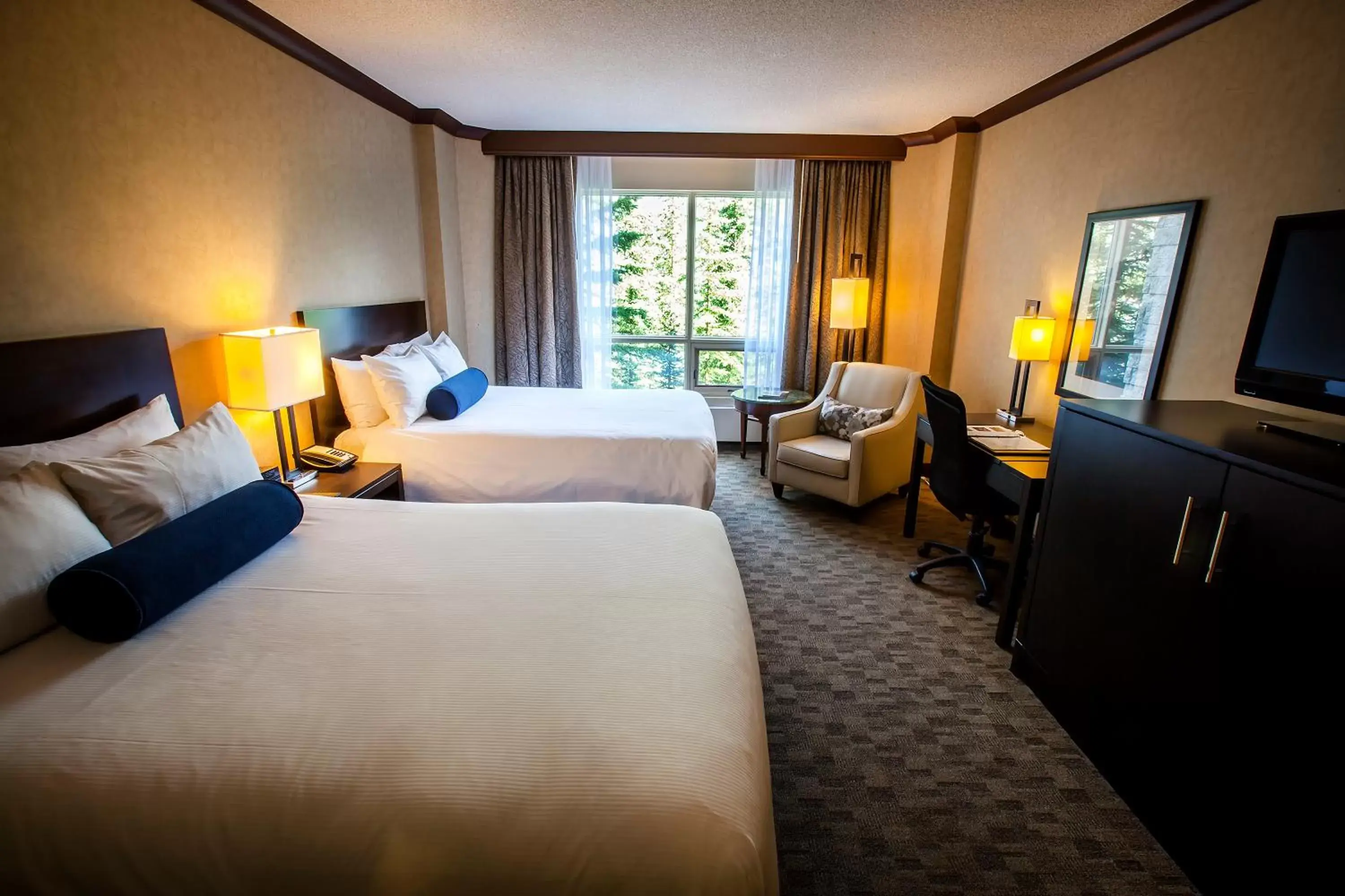 Bedroom in Rimrock Resort Hotel