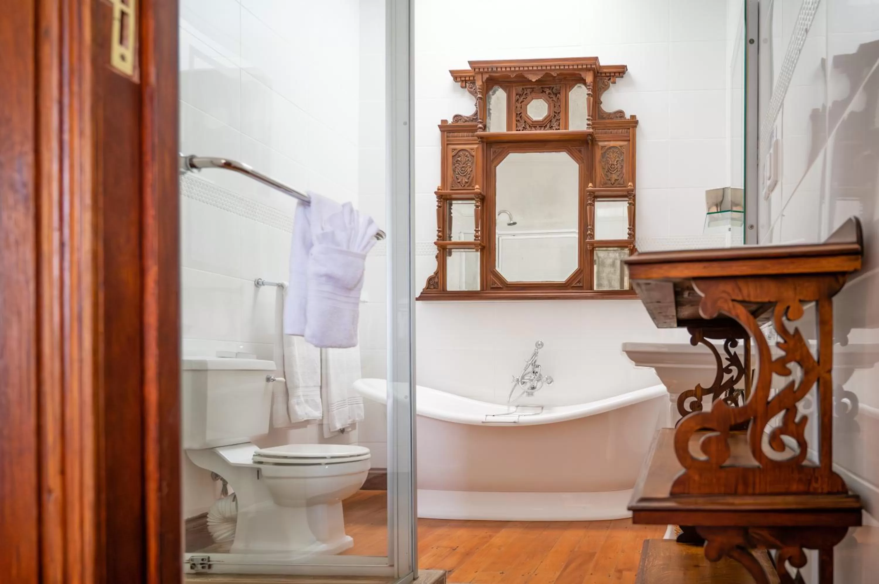 Toilet in Issaquena Heights Boutique Hotel