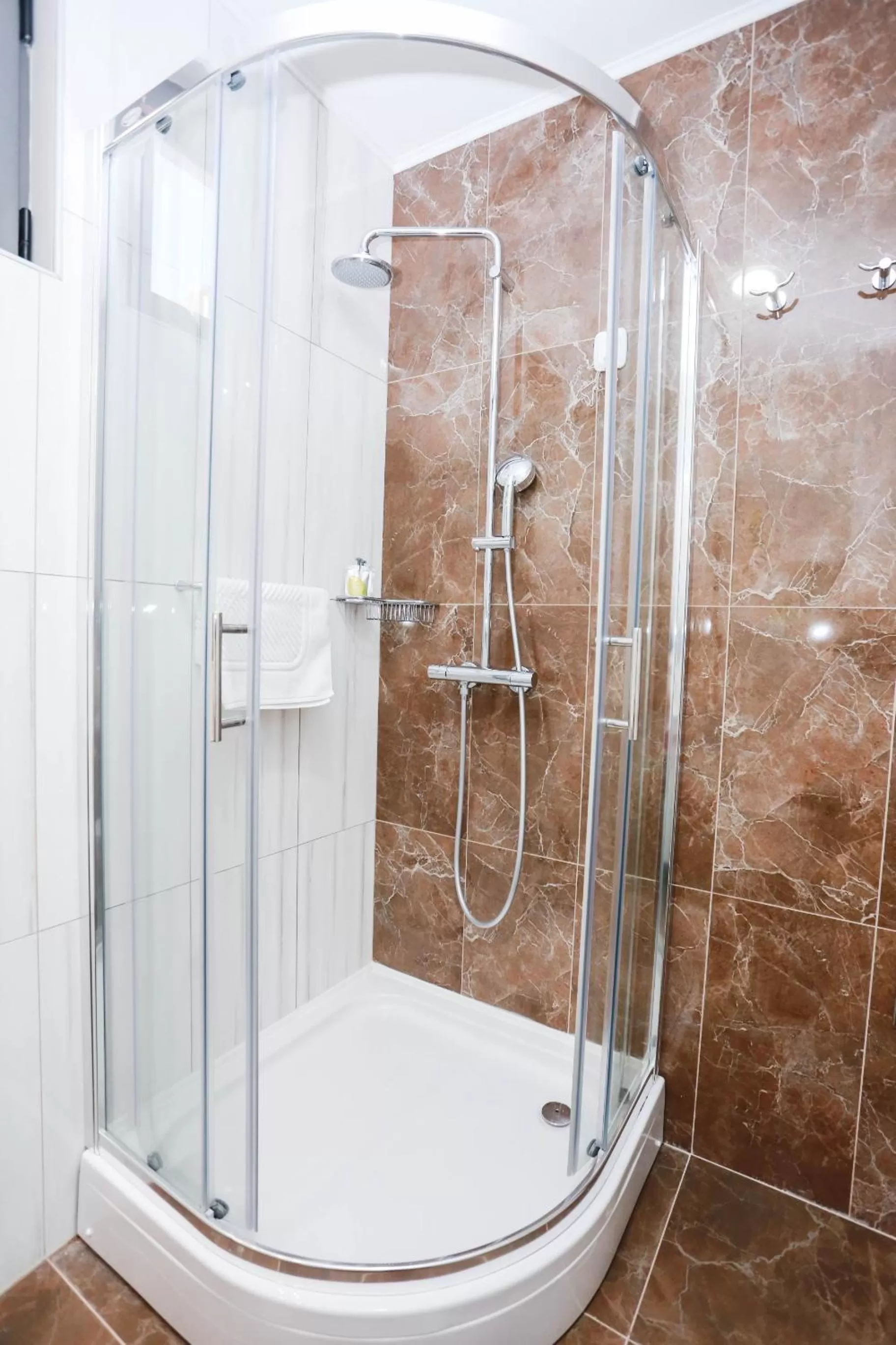 Shower in Garni Hotel Arka