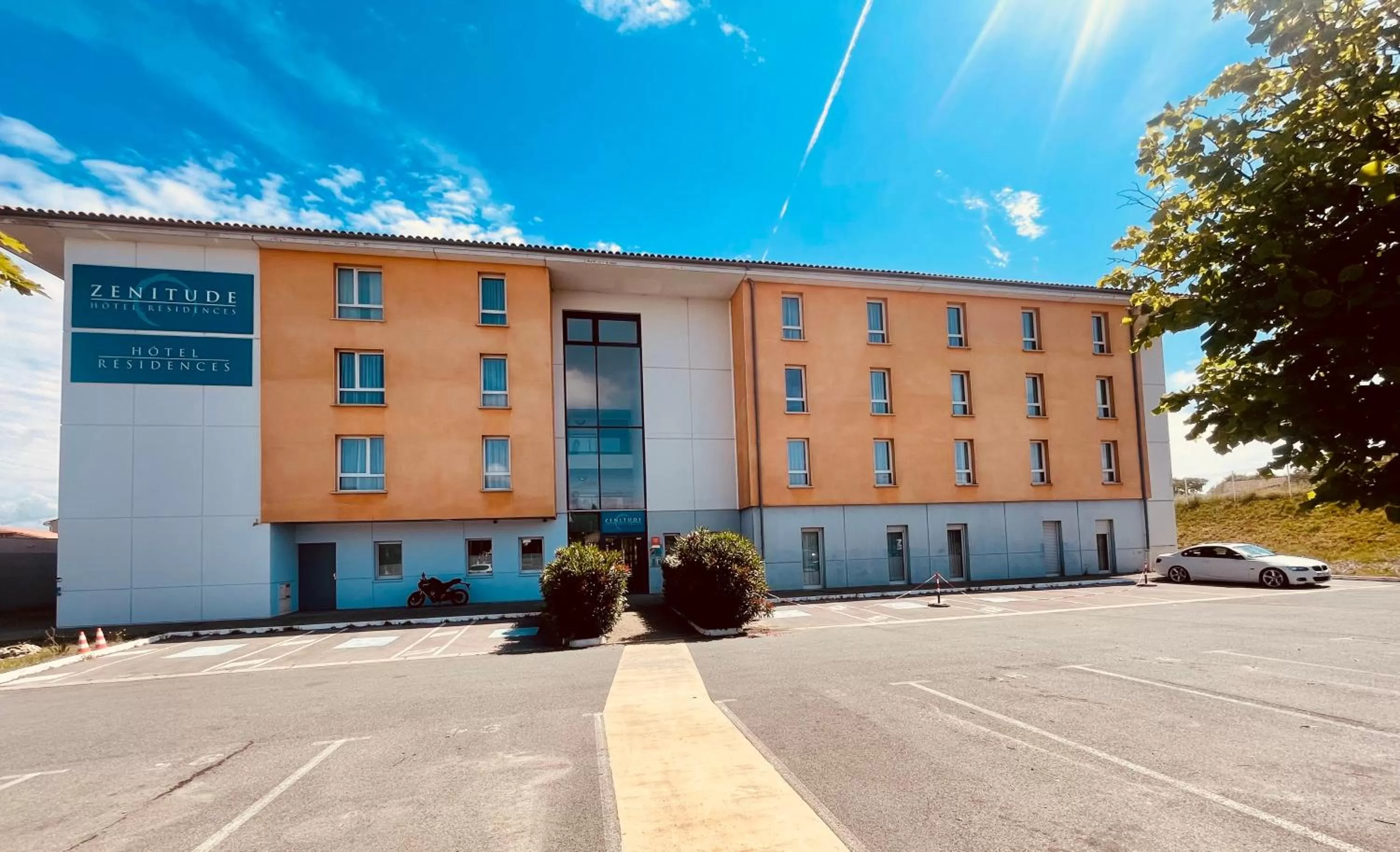Facade/entrance, Property Building in Zenitude Hôtel-Résidences Carcassonne