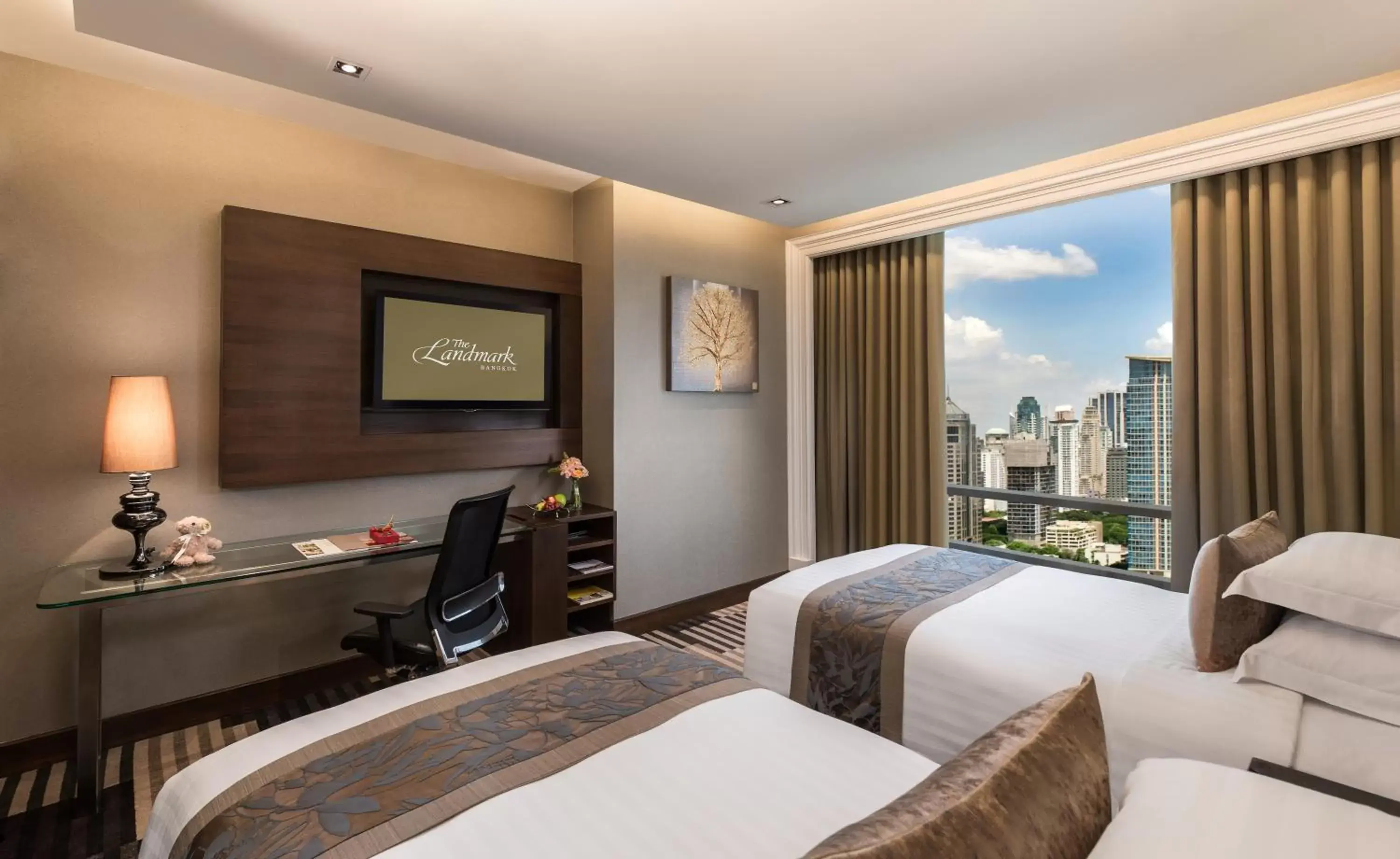 Bedroom in The Landmark Bangkok - SHA Extra Plus