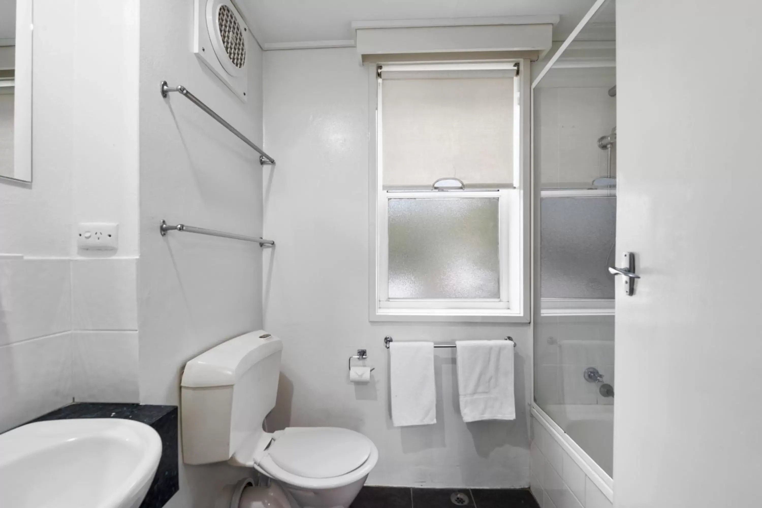 Shower, Bathroom in Coach House Launceston