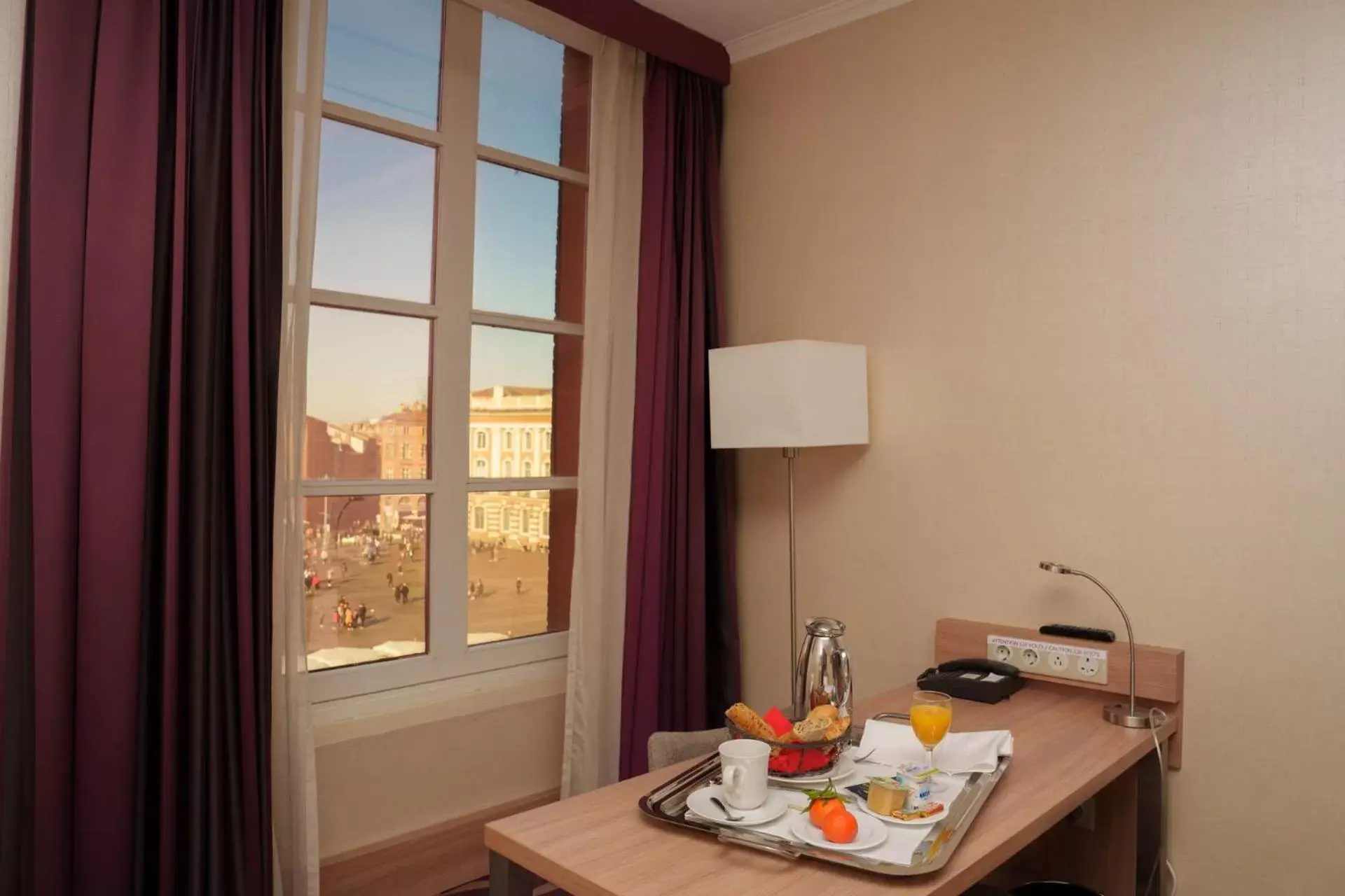 View (from property/room) in Plaza Hotel Capitole Toulouse - Anciennement-formerly CROWNE PLAZA