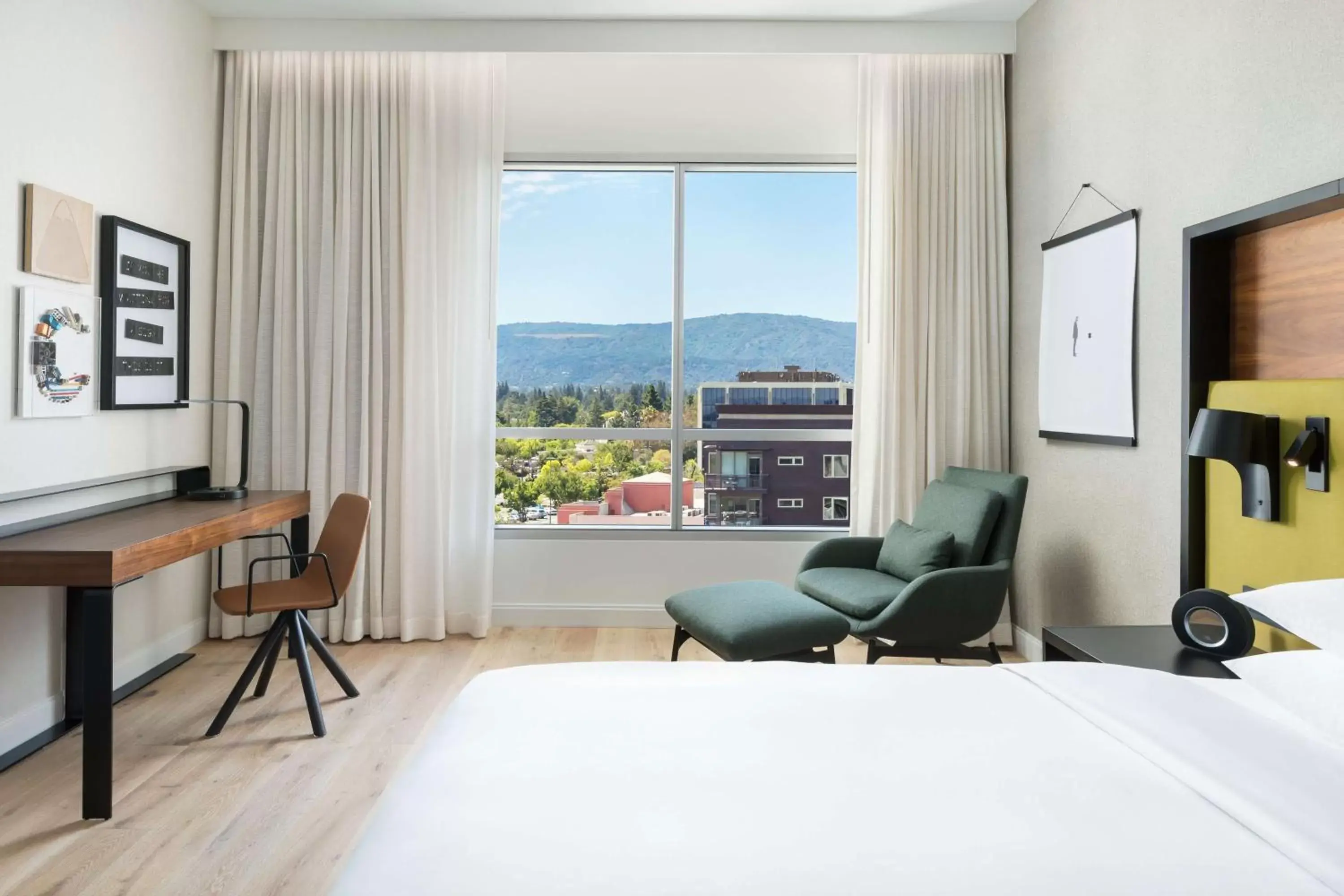 Photo of the whole room, Mountain View in Hyatt Centric Mountain View