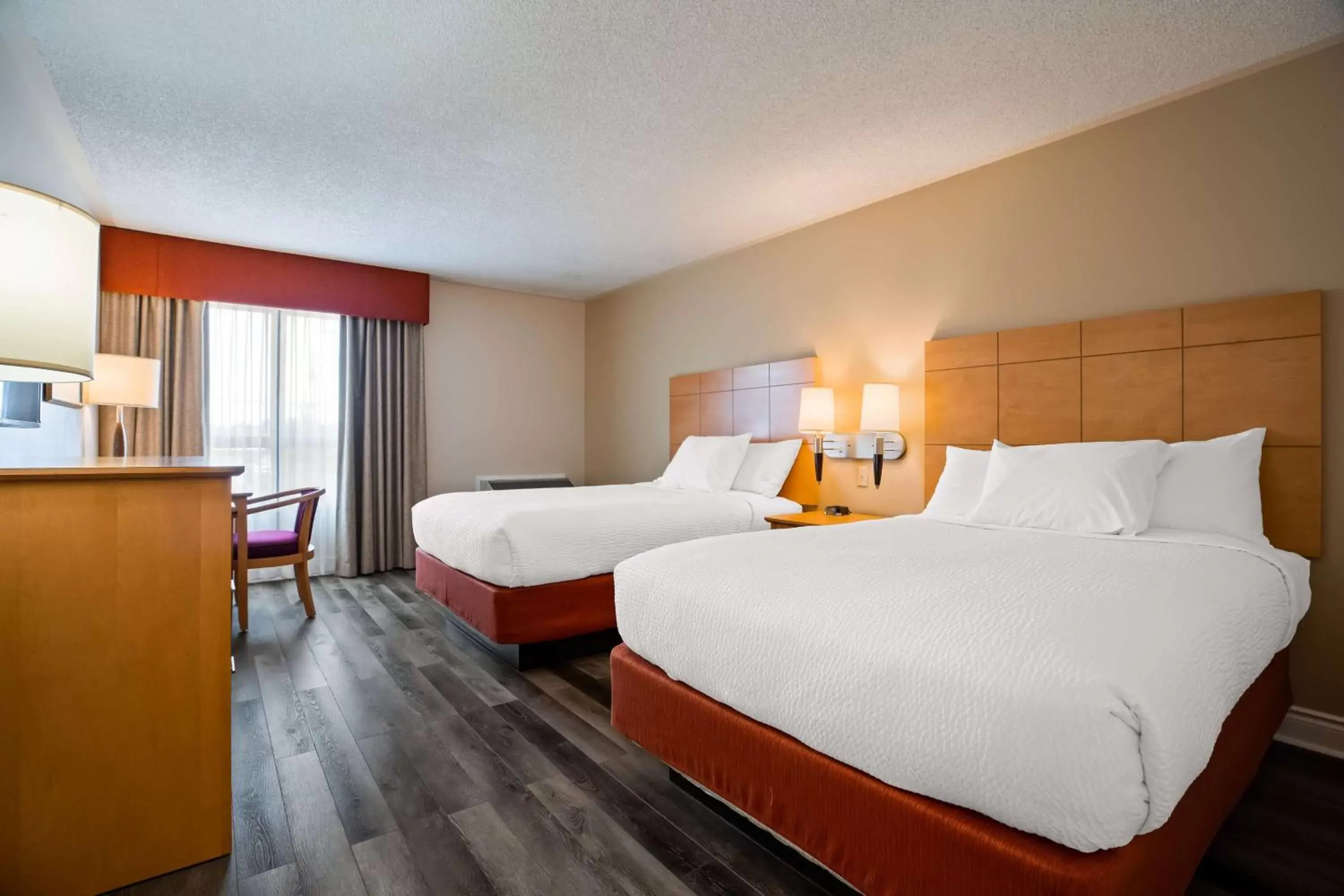 Photo of the whole room, Bed in Best Western Smiths Falls Hotel