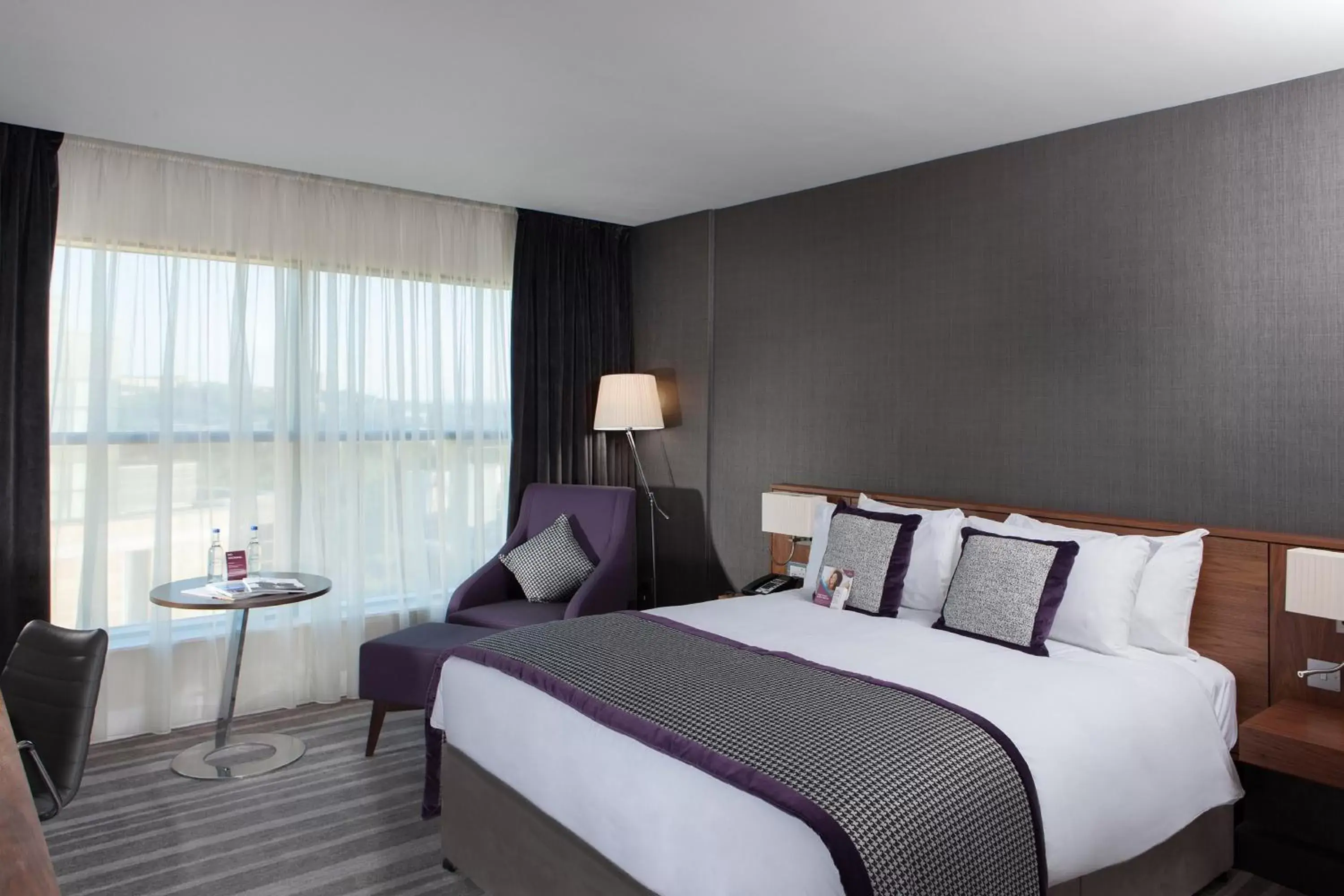 Bedroom, Bed in Crowne Plaza Newcastle - Stephenson Quarter, an IHG Hotel