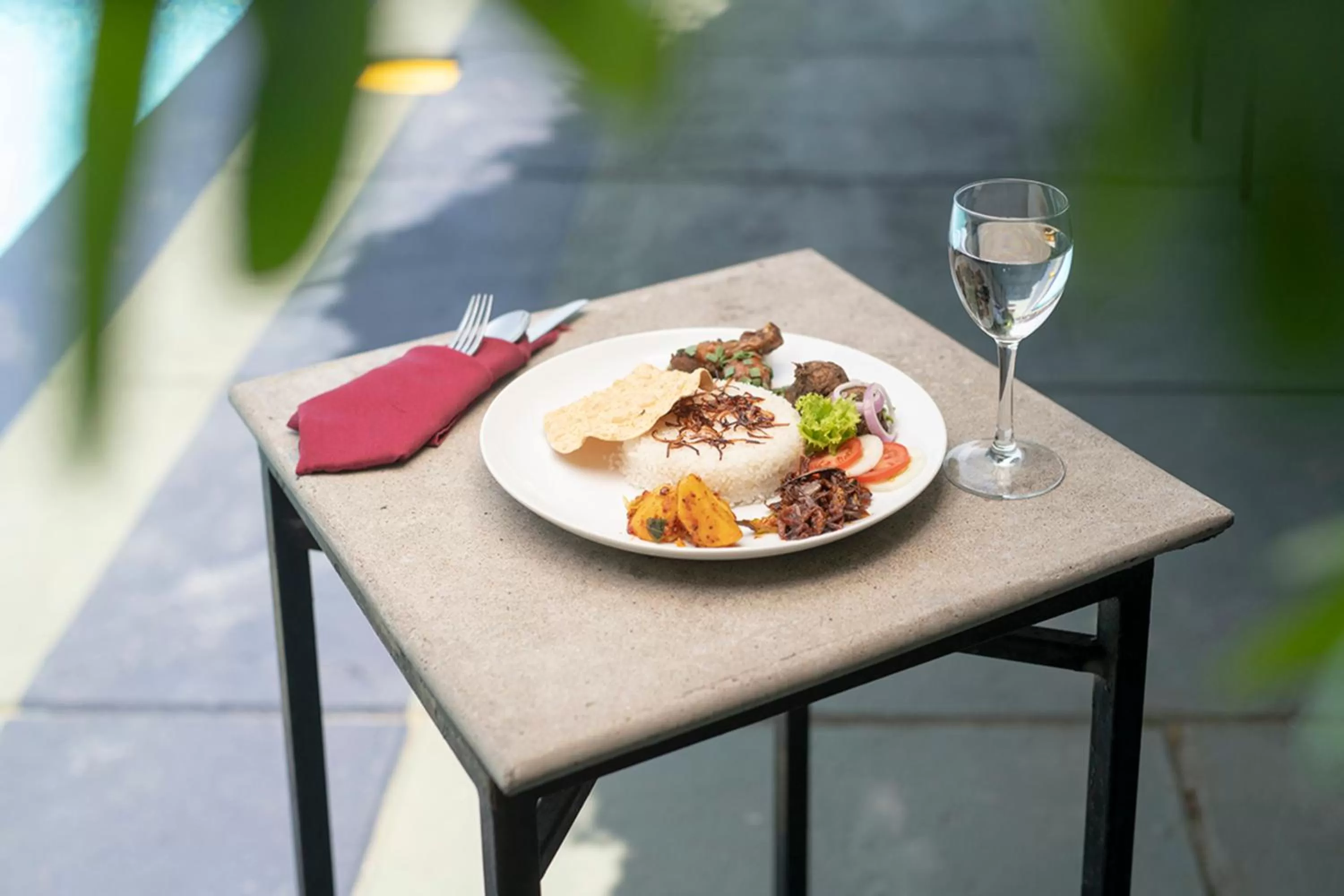 Food and drinks in Giritale Hotel