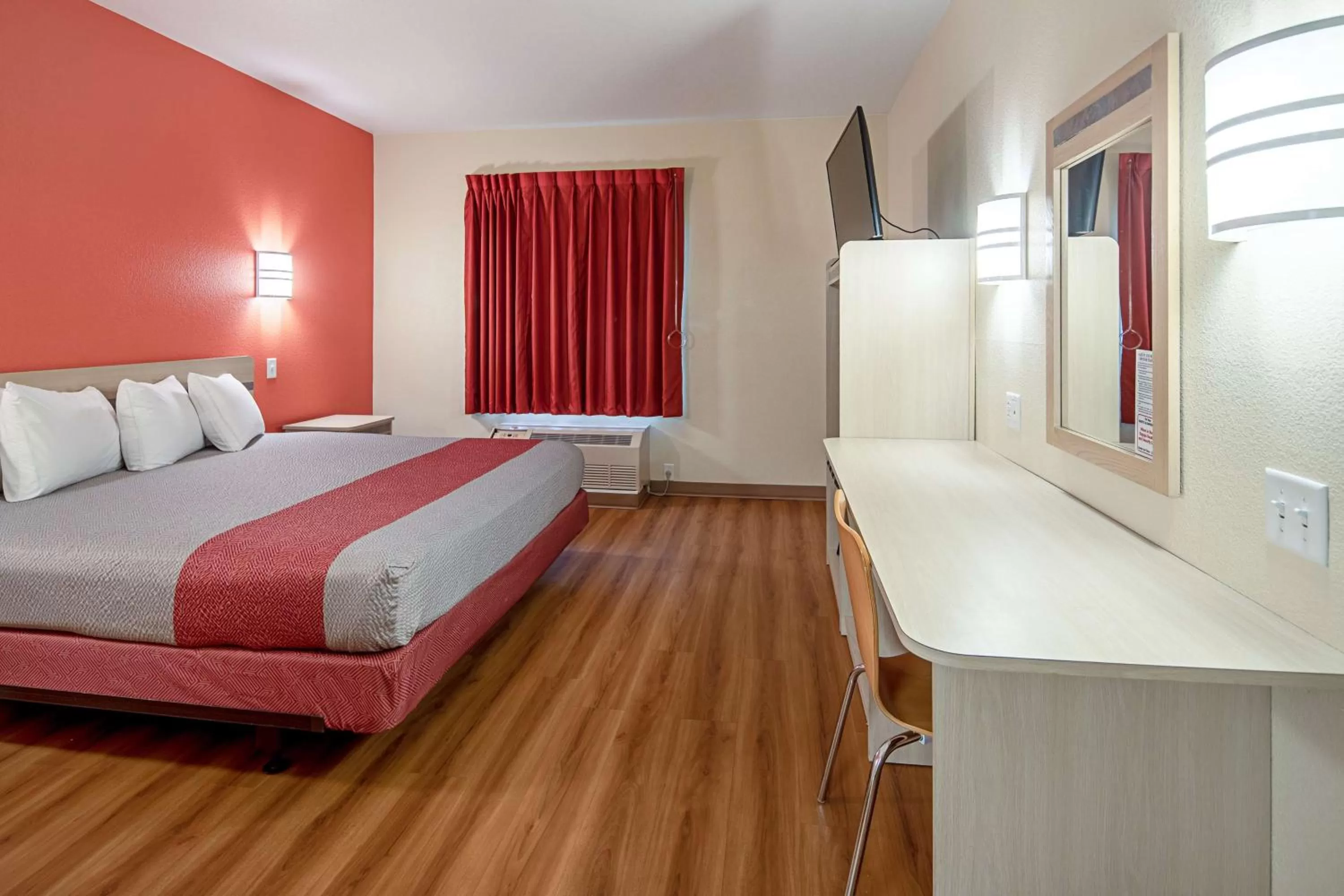 TV and multimedia, Bed in Motel 6-Anchorage, AK - Midtown