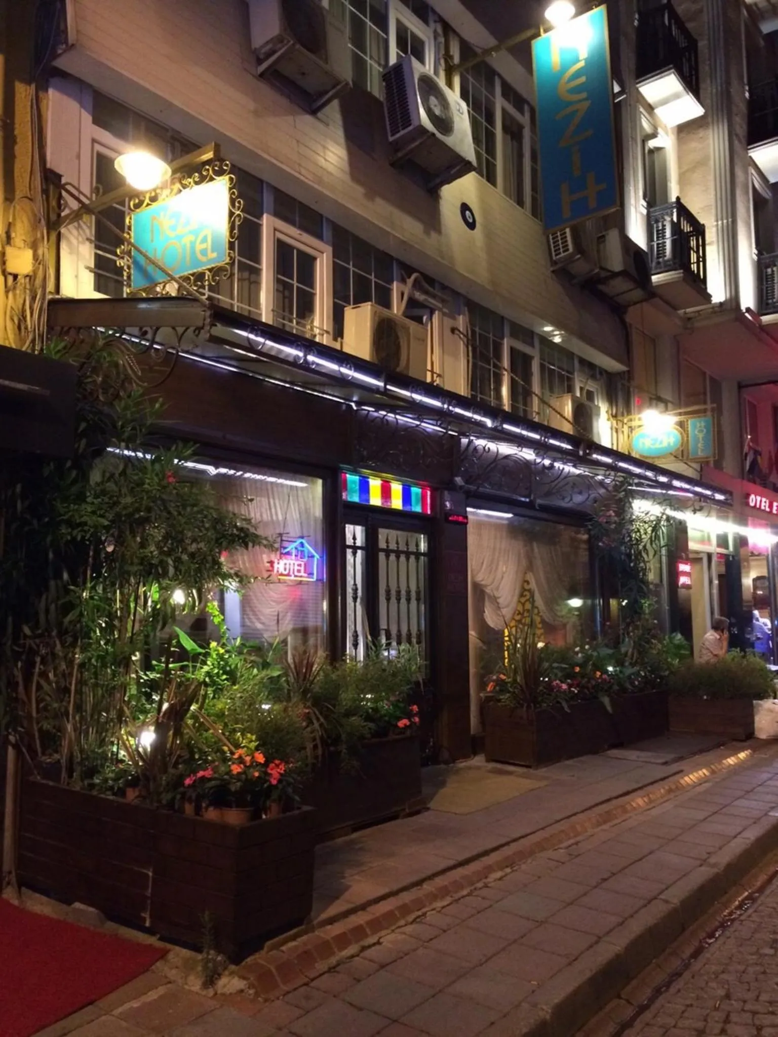 Facade/entrance in Hotel Nezih Istanbul