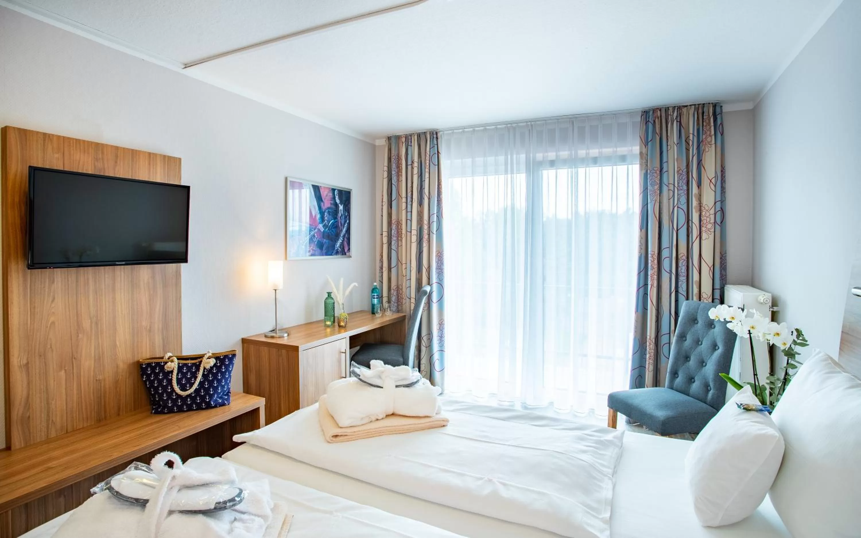 Photo of the whole room, Bed in Aqualux Wellness- & Tagungshotel