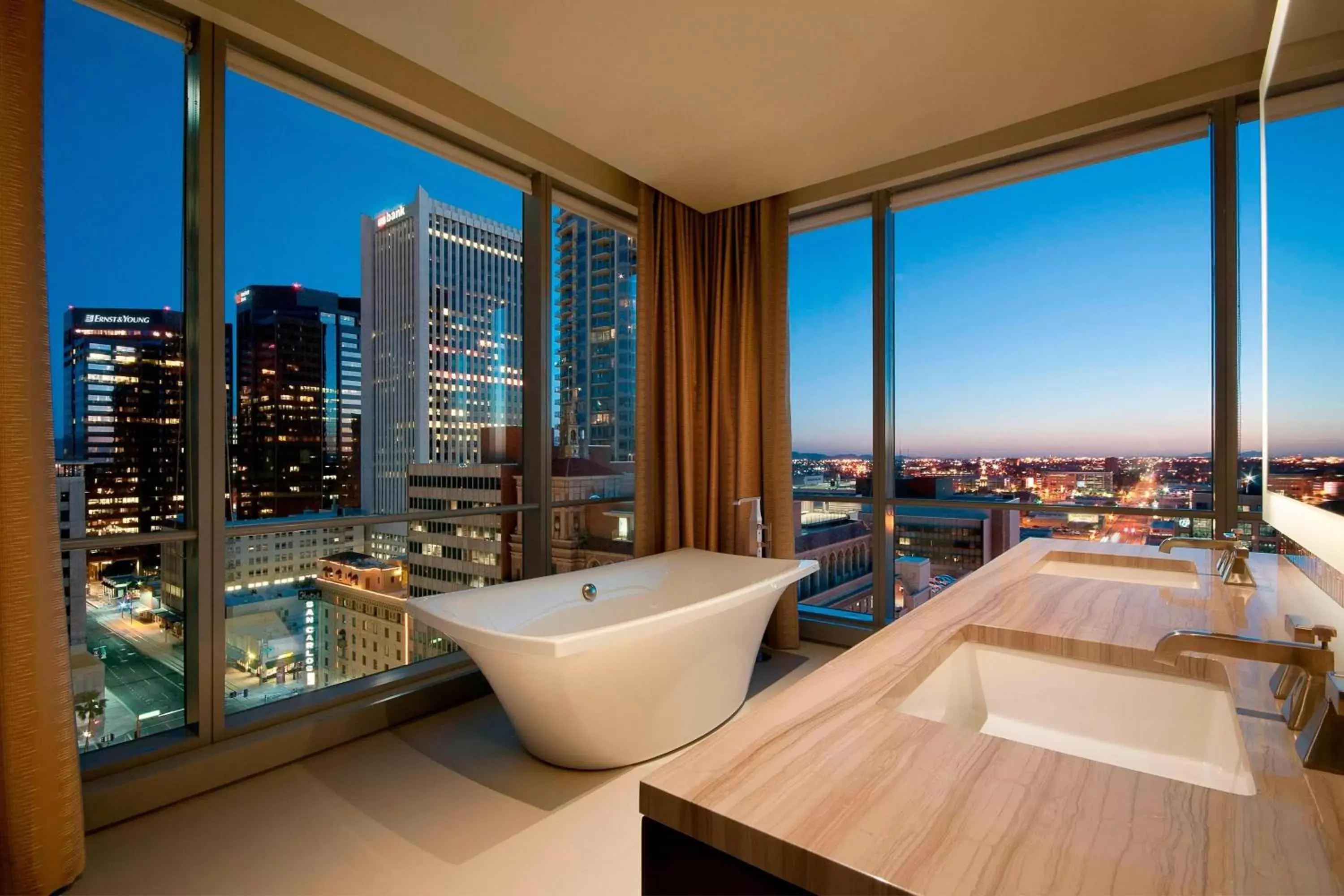Photo of the whole room, City View in The Westin Phoenix Downtown