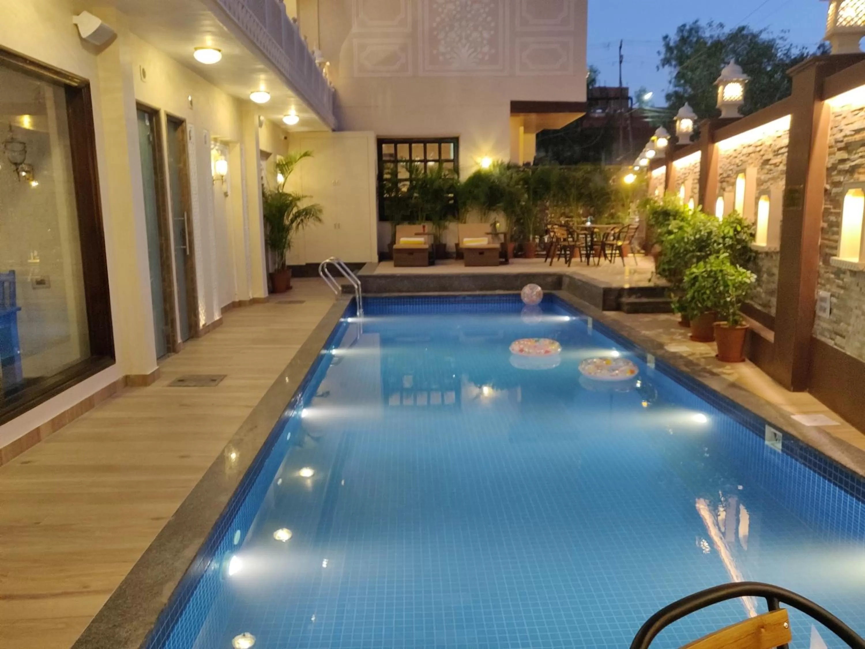 Swimming pool in Laxmi Palace Heritage Boutique Hotel