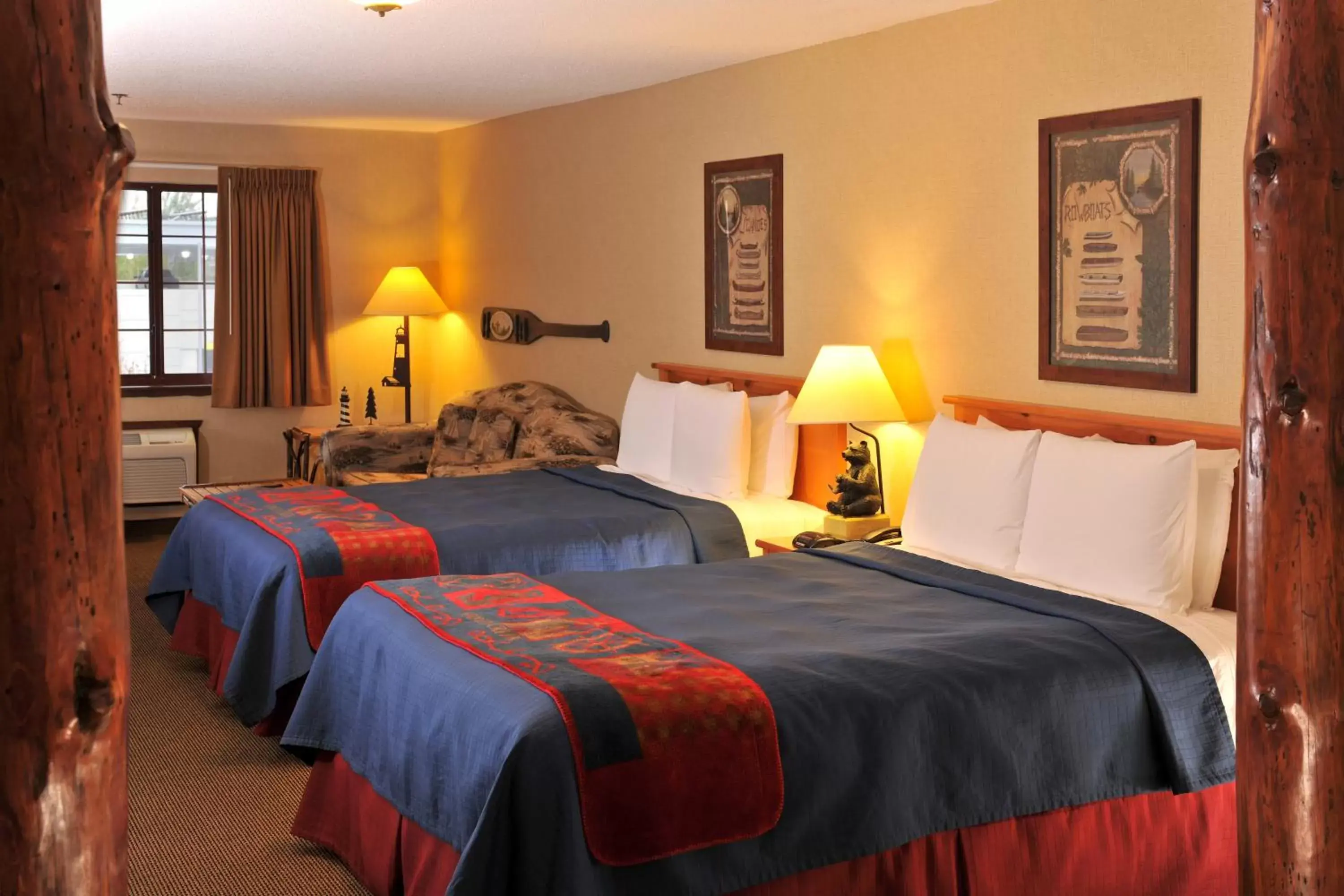Deluxe Queen Room with Two Queen Beds in Stoney Creek Hotel Moline