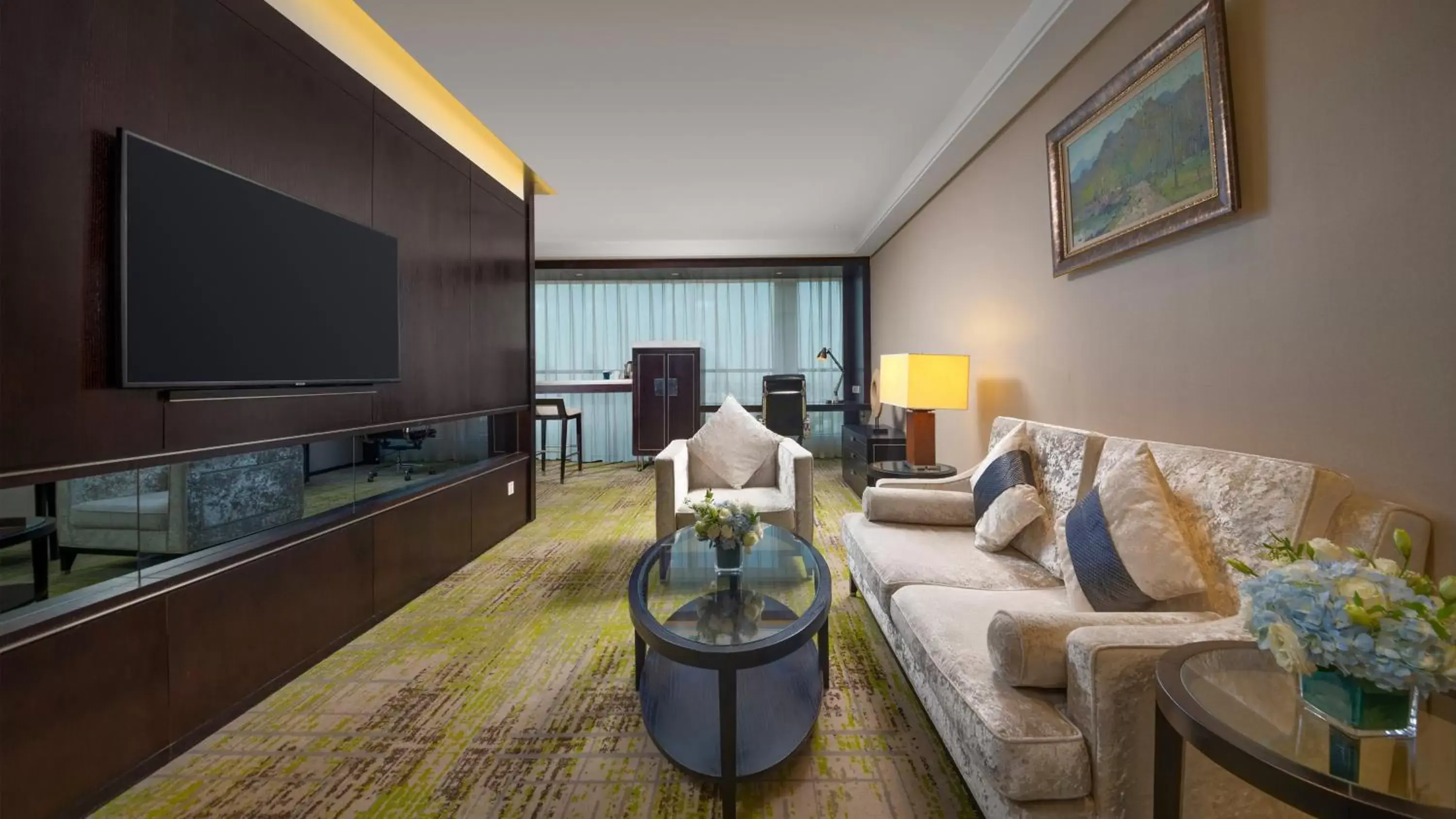 Photo of the whole room, Seating Area in Holiday Inn Beijing Focus Square, an IHG Hotel