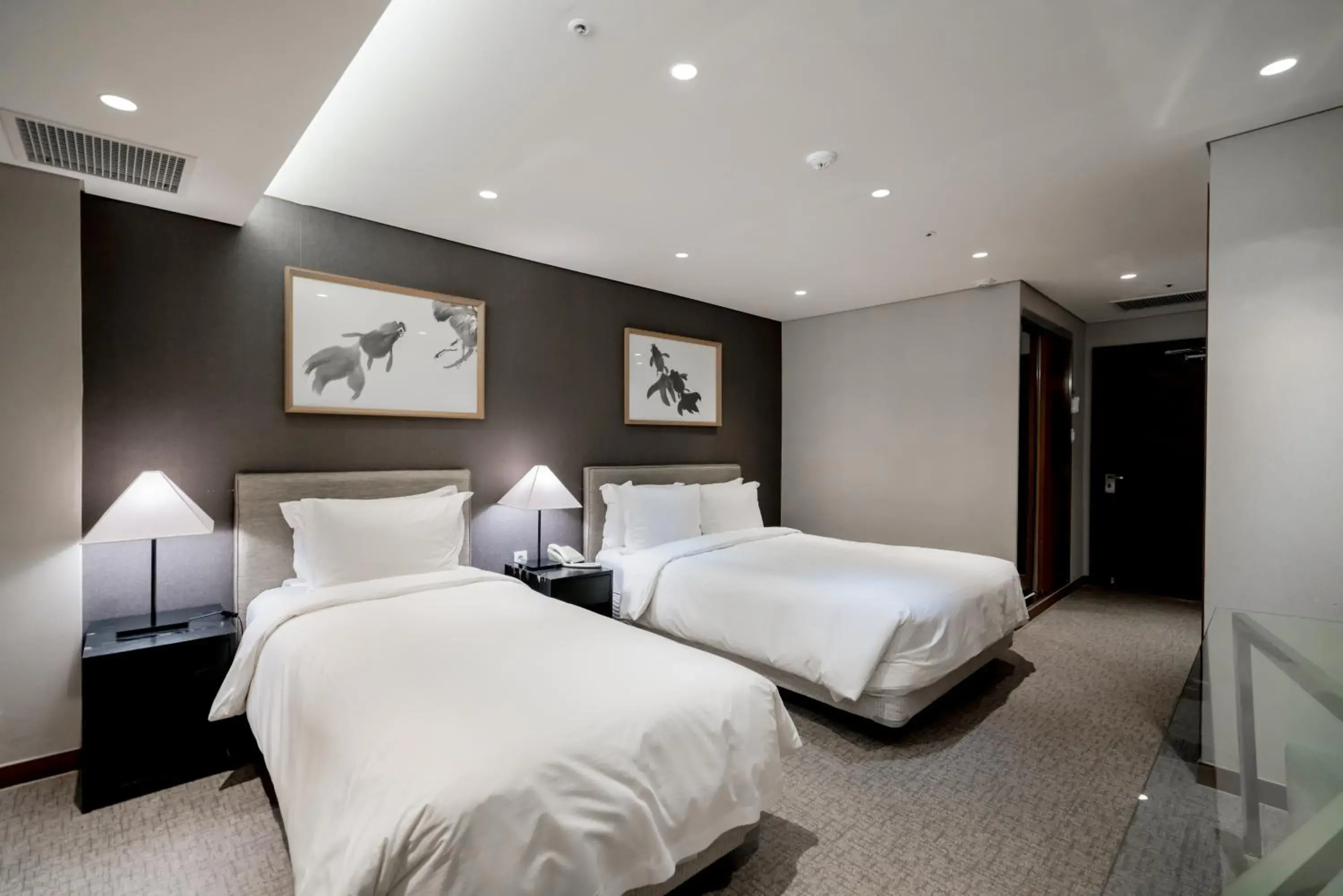 Bed in Oriens Hotel & Residences Myeongdong