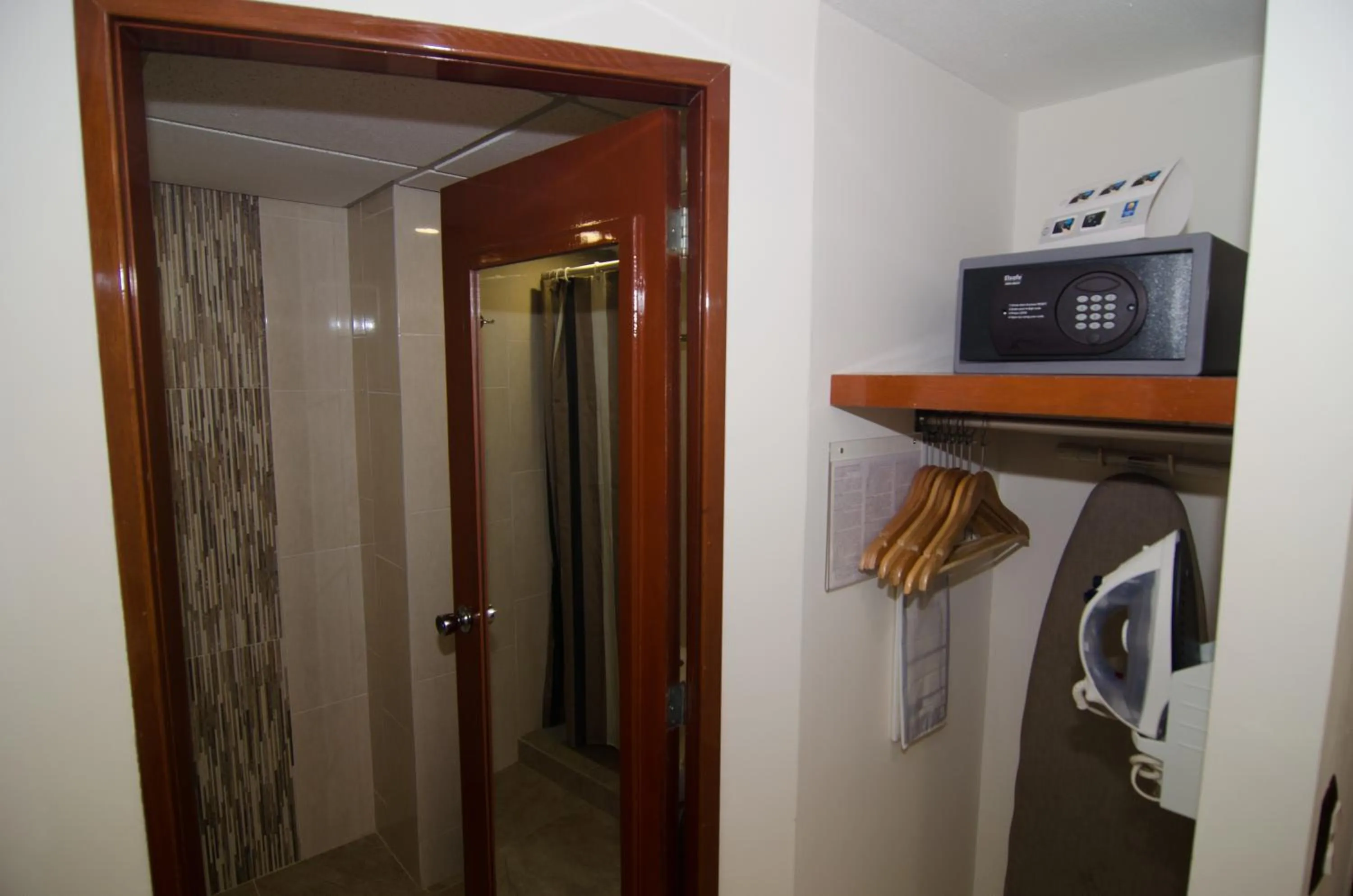 Bathroom in Hotel Hostal de Cortés