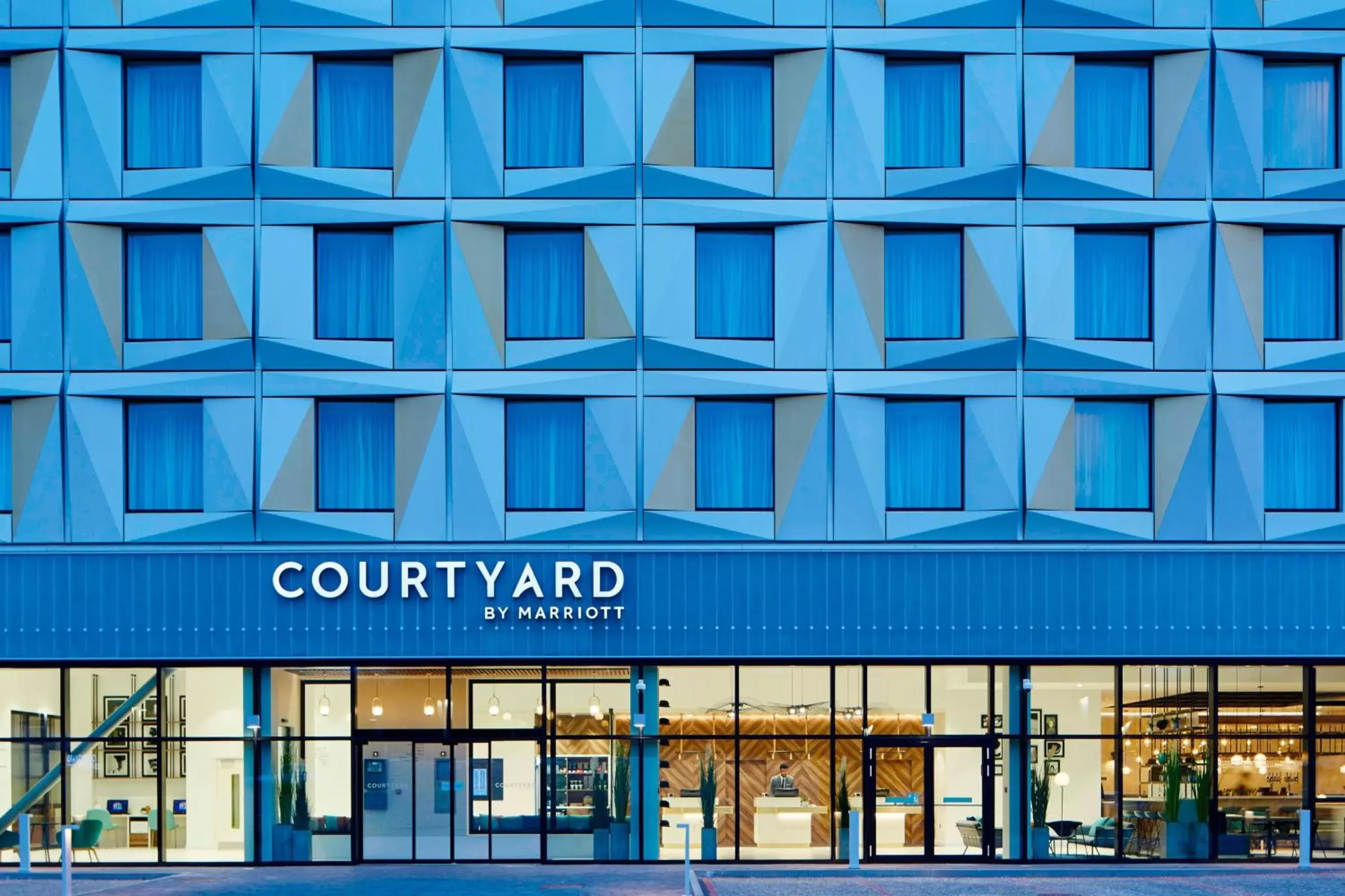 Property Building in Courtyard by Marriott Luton Airport