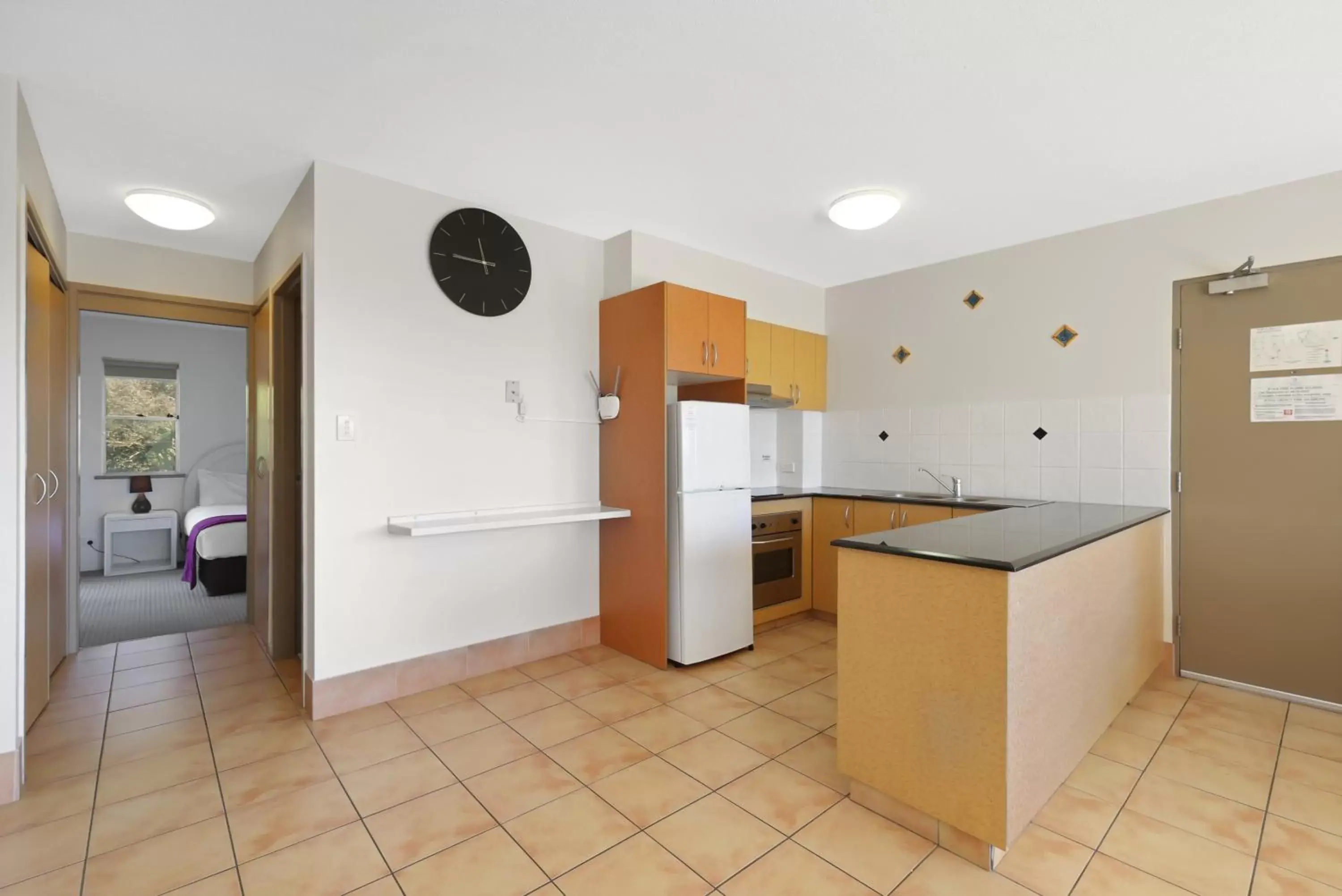 Kitchen/Kitchenette in Lennox Beach Resort