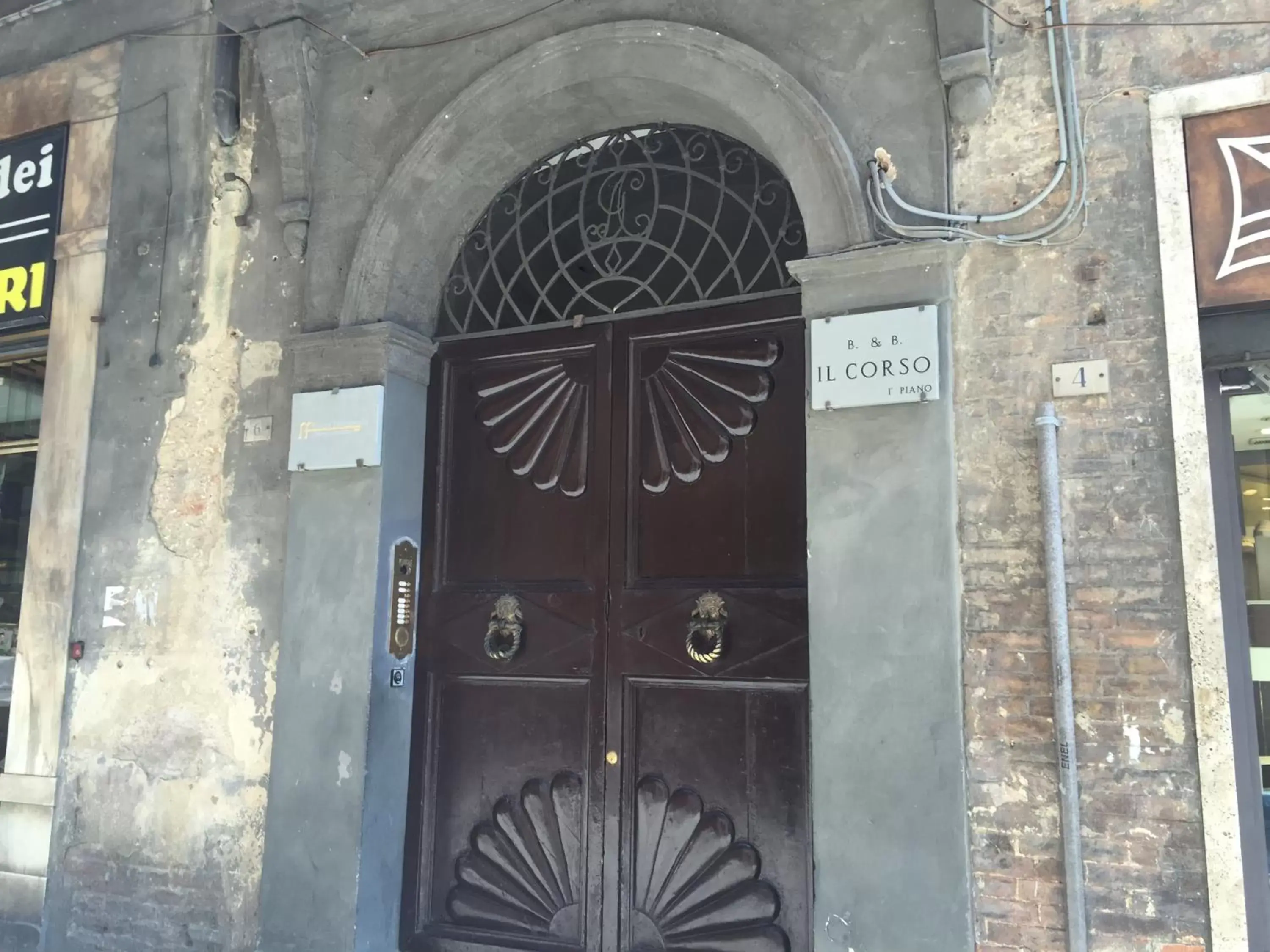 Facade/entrance in B&B Il Corso
