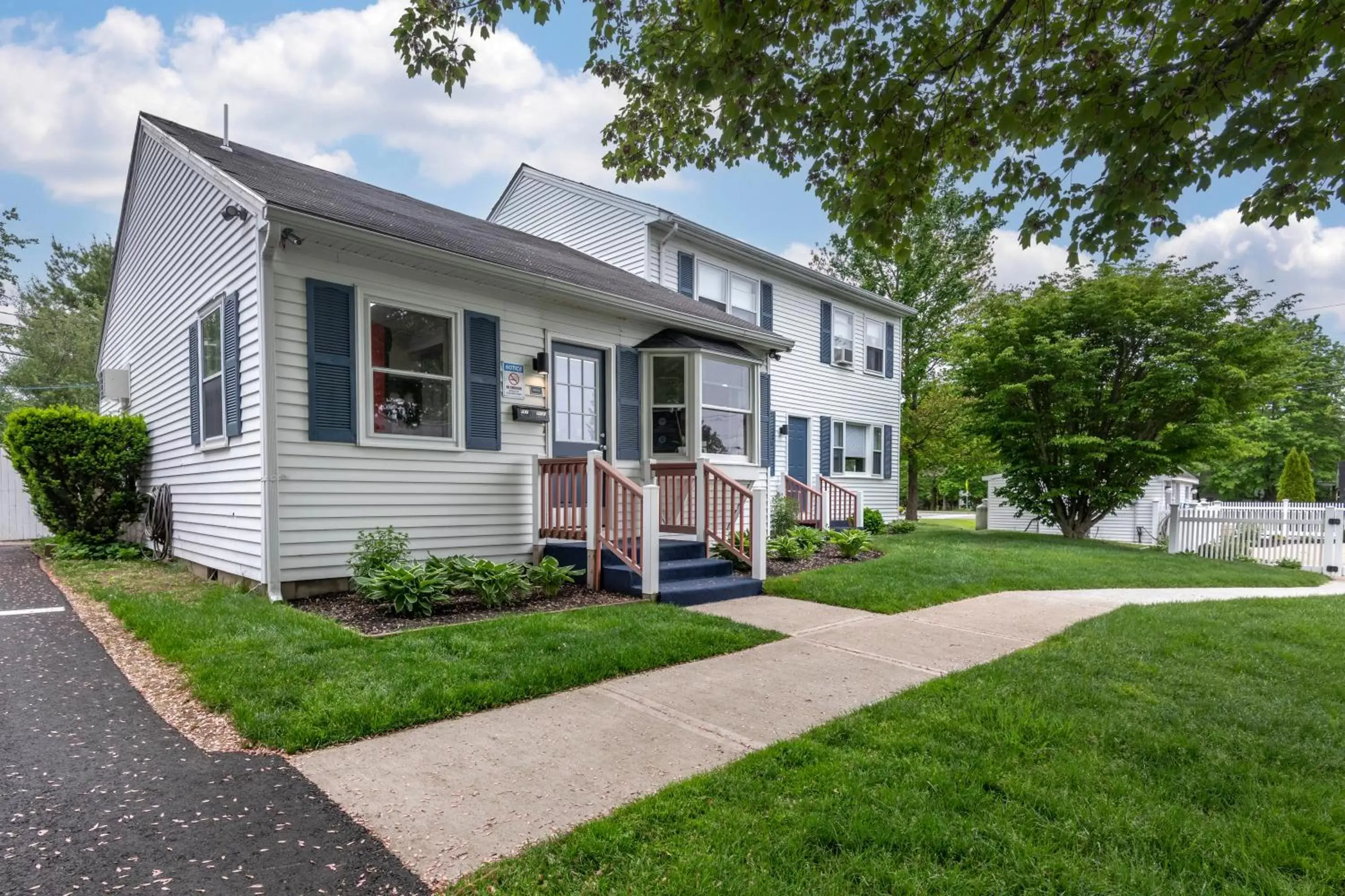Property building in Anchor Inn and Cottages Wells-Ogunquit Property building in Anchor Inn and Cottages Wells-Ogunquit