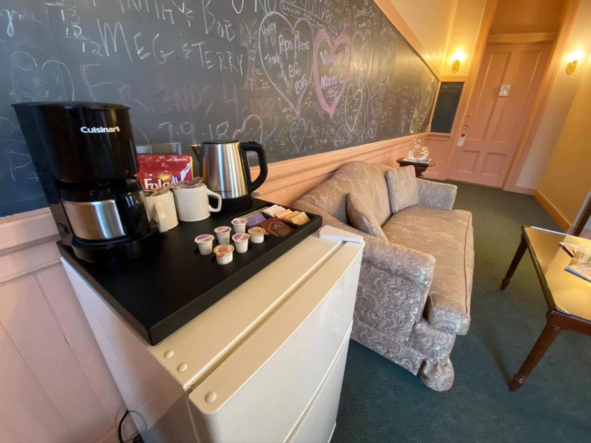 Coffee/tea facilities in Chambery Inn