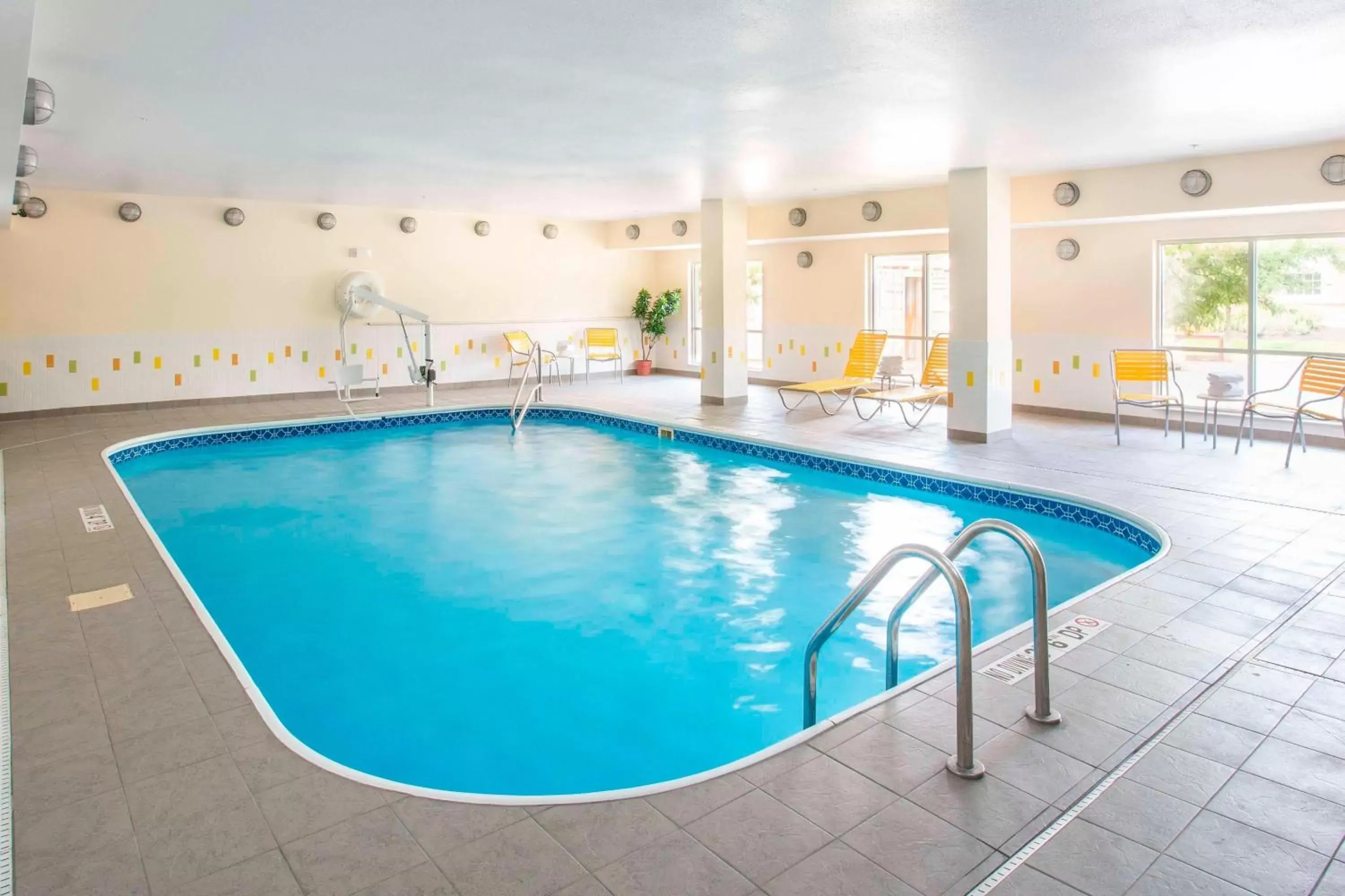 Swimming Pool in Fairfield Inn & Suites by Marriott Dayton South