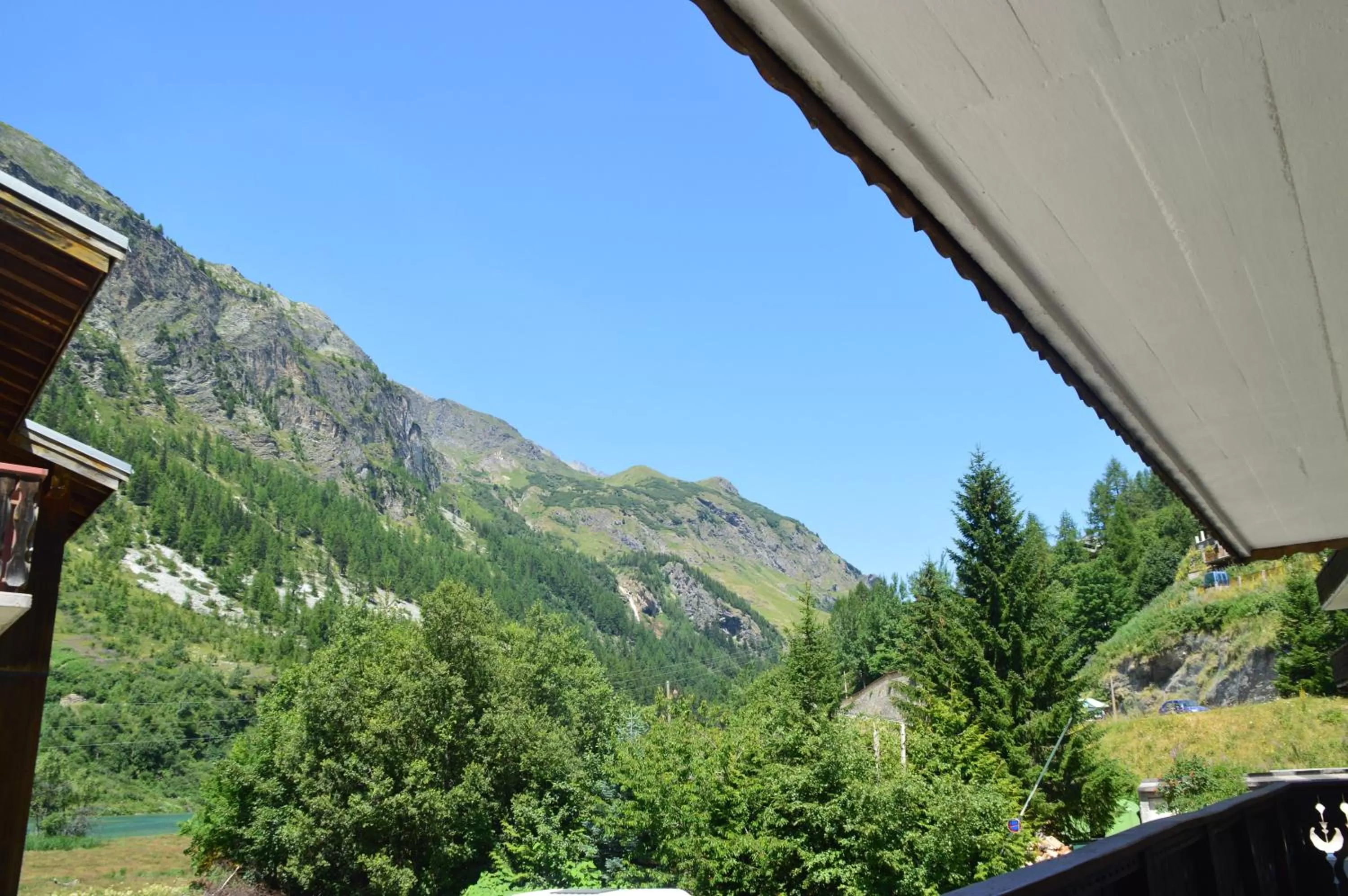 Day in Hotel Le Genepy