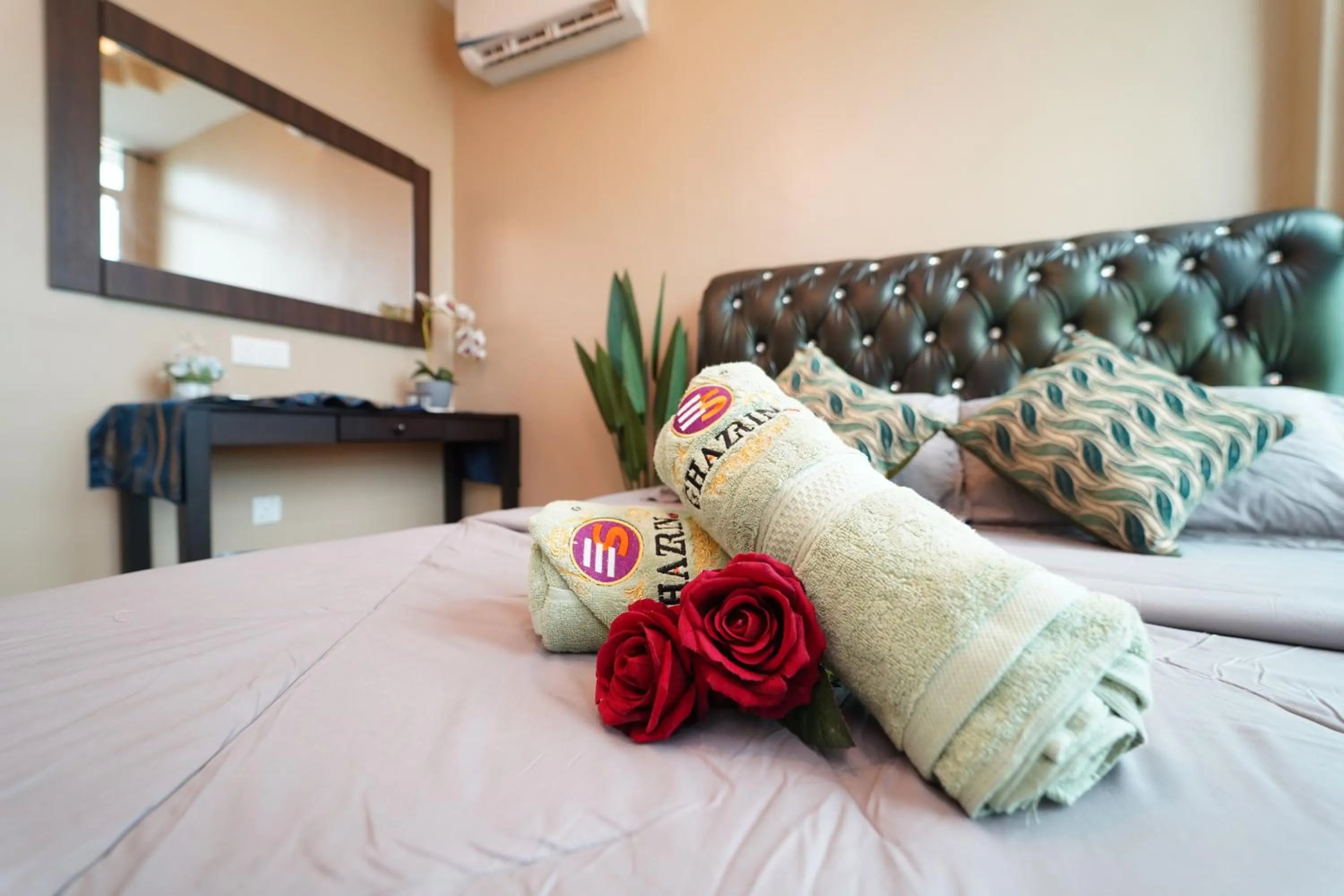 Bed in Ghazrin's Classic Hotel JB