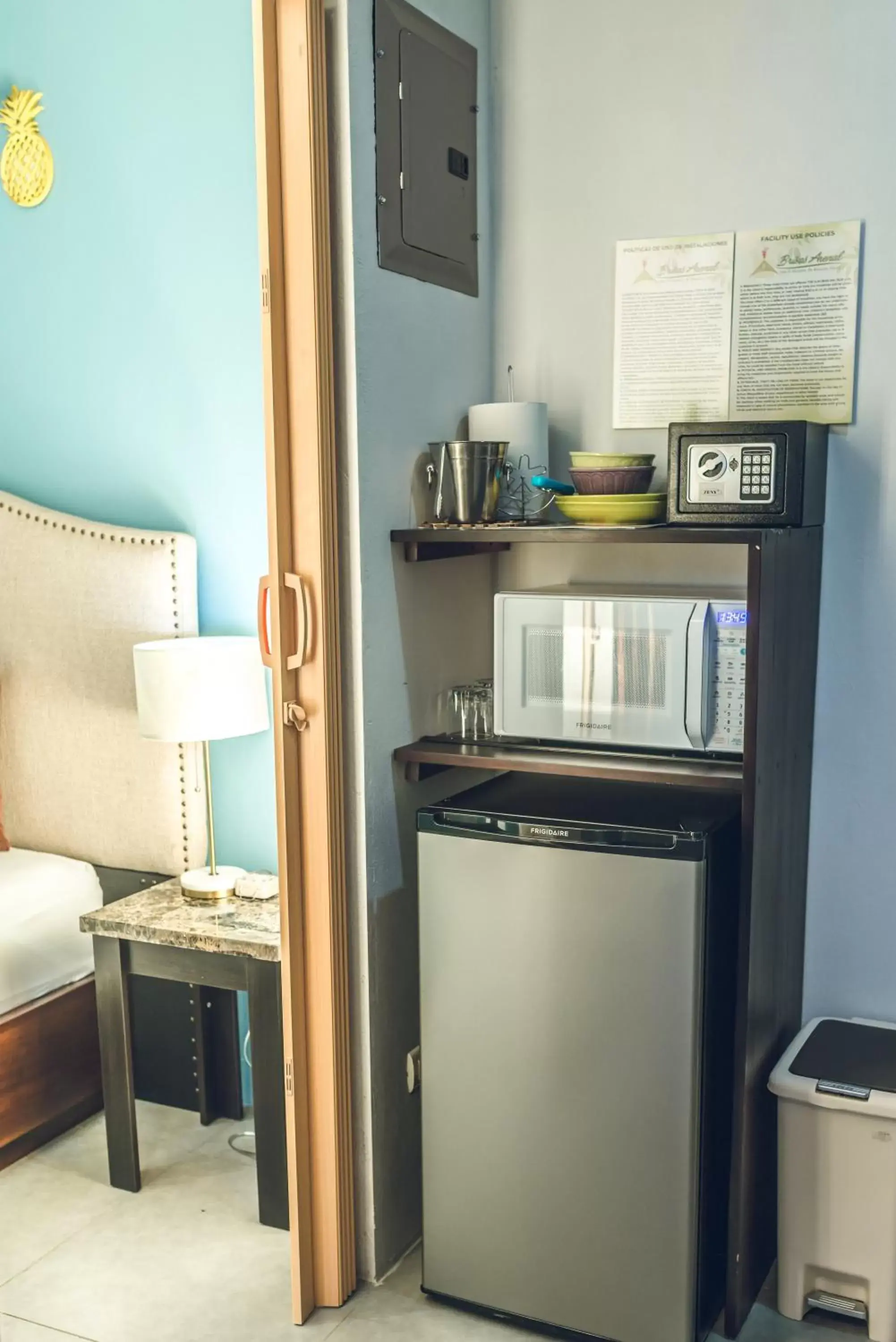 Kitchen or kitchenette, Kitchen/Kitchenette in Yellow Tree Suites