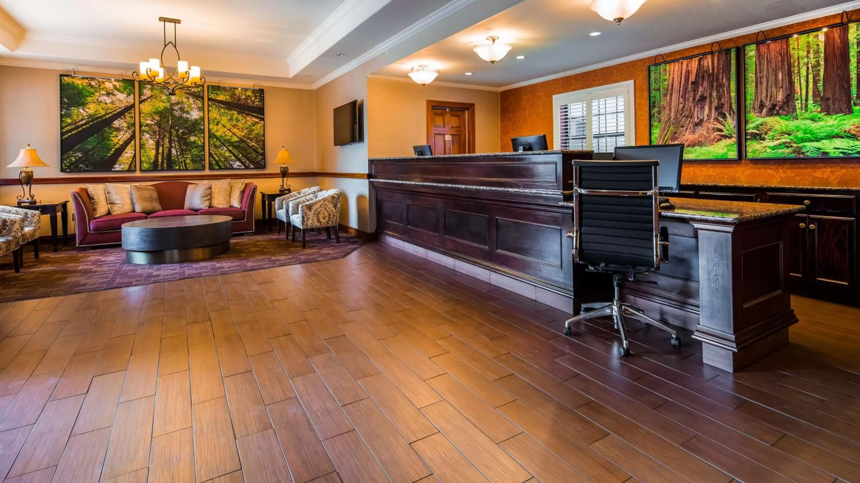 Lobby or reception in Best Western Plus Humboldt House Inn