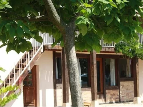 Property building in Les Barelles